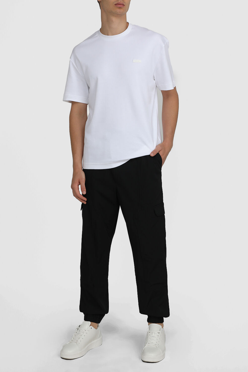 CALVIN KLEIN מכנסי קרגו אלסטיים