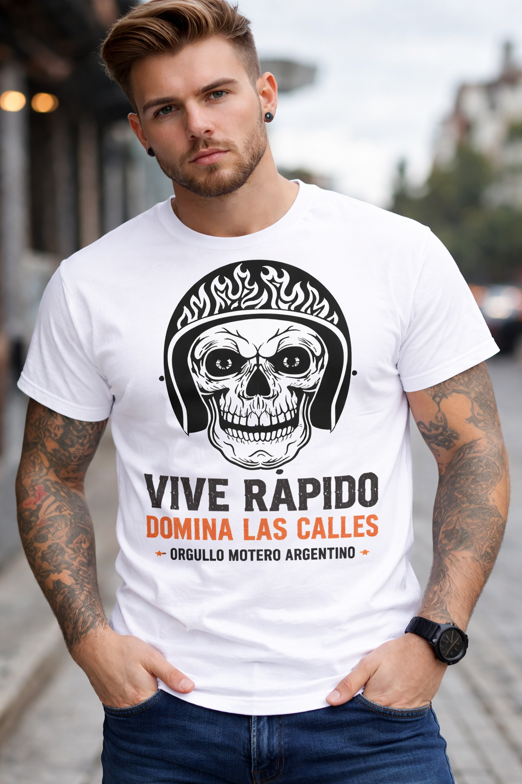 Remera Motera Calavera con Casco y Llamas | Estilo Callejero Unisex