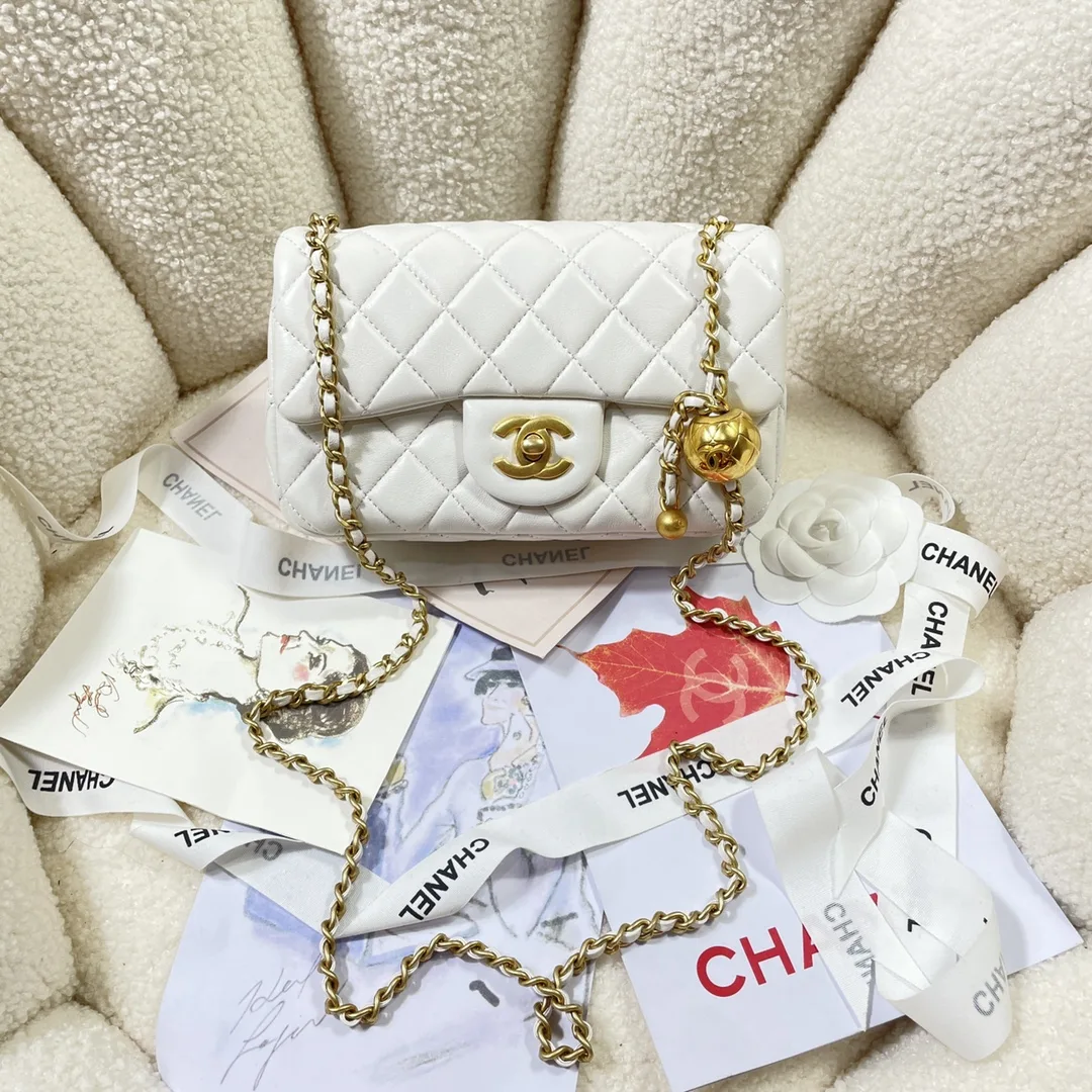 Chanel White Shoulder Bag product photo from LabelPicks