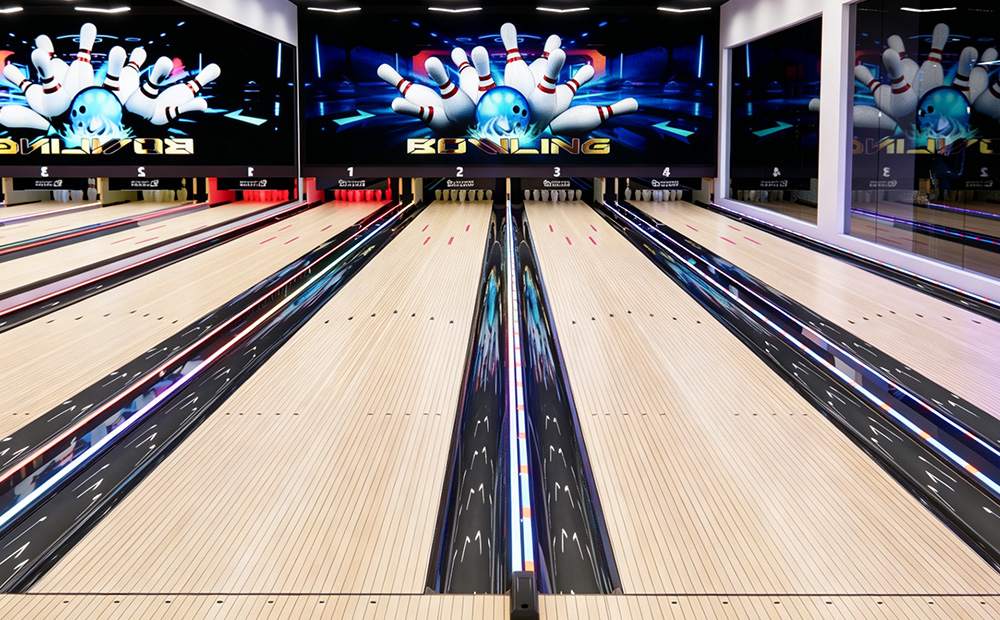 High-strength synthetic materials bowling lane - Supports standard tournament specifications with customizable lane finishes, colors, and lighting effects.