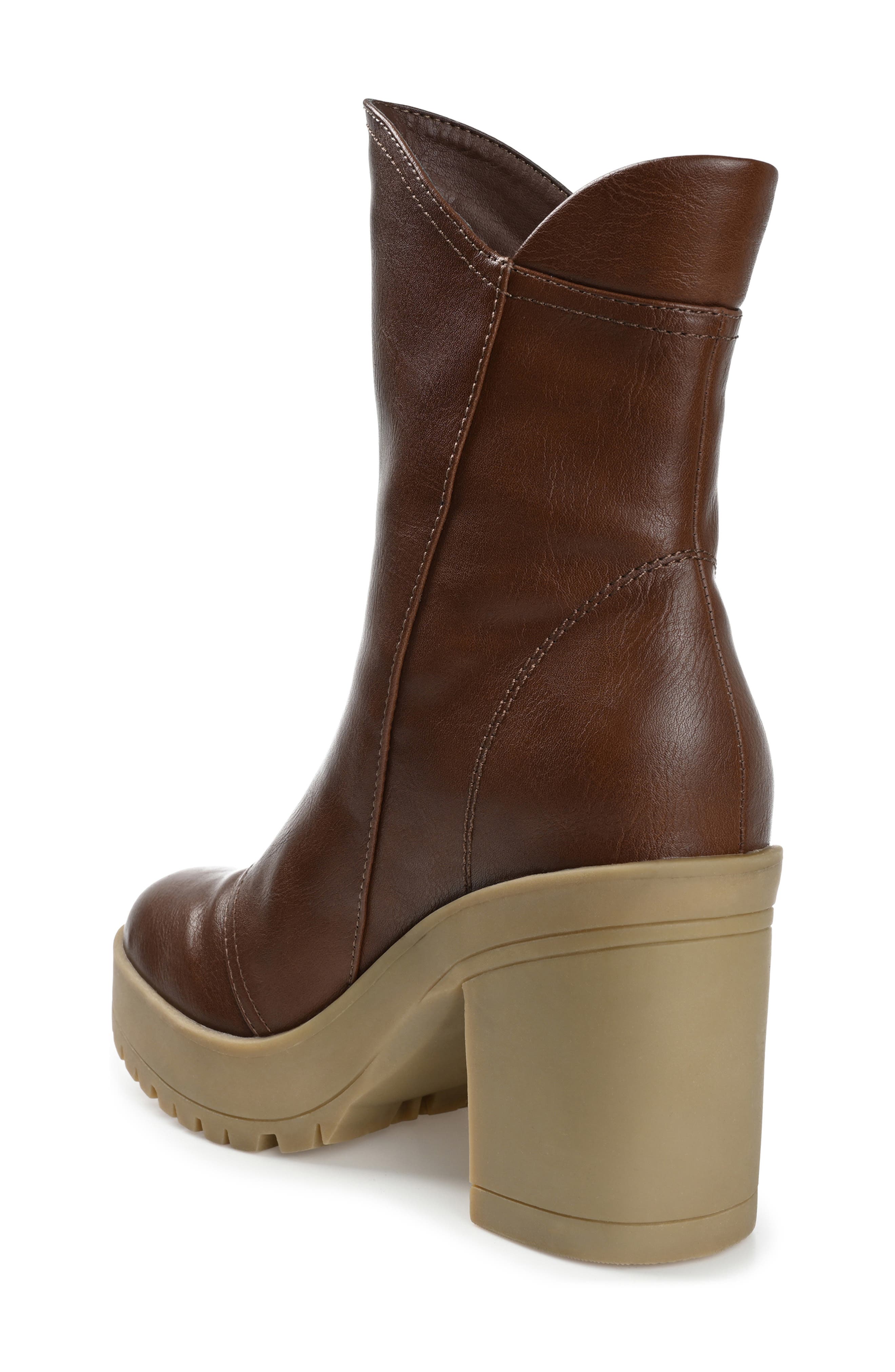 Journee Collection Jaquie Lug Sole Bootie