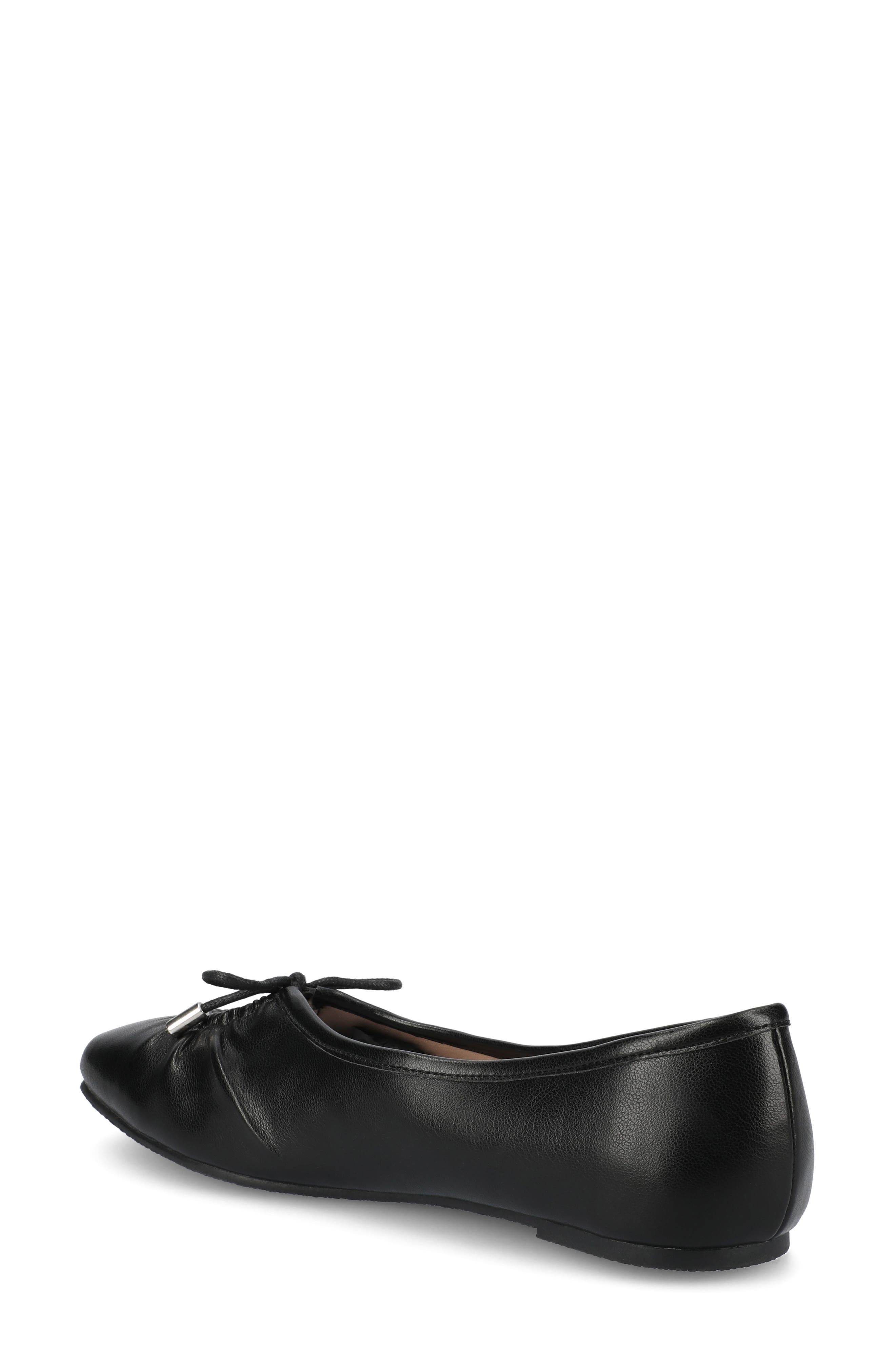 Journee Collection Callee Keyhole Square Toe Flat