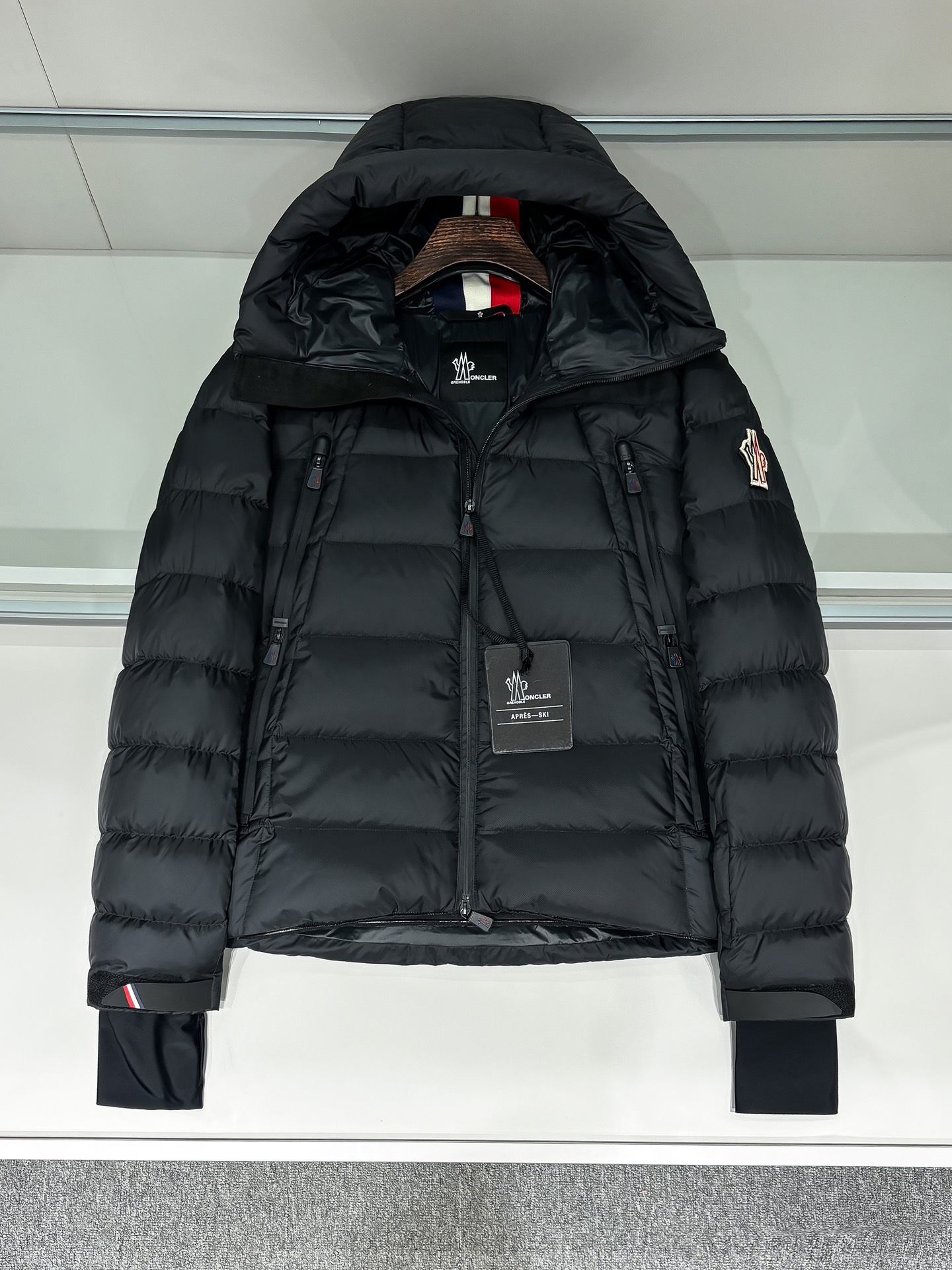 2025 latest trend warm comfortable mountaineering skiing windproof down jacket 0915