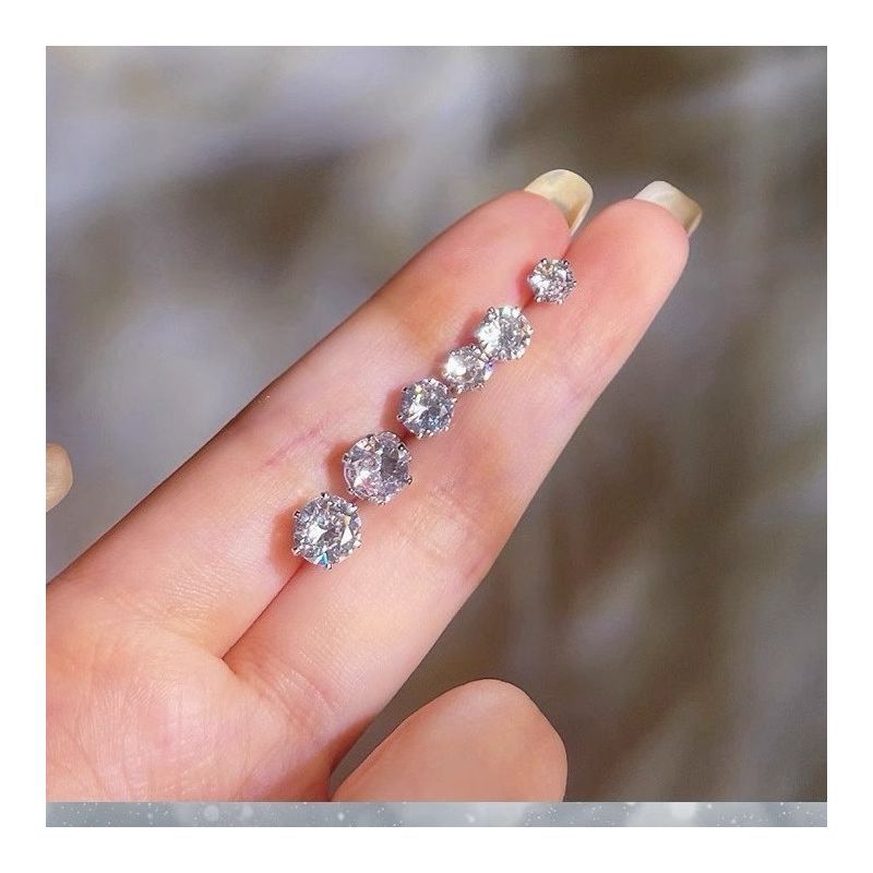 s925 sterling silver crown six-pronged sparkling diamond stud earrings for women, European and American trendy light luxury simple minimalist style earrings