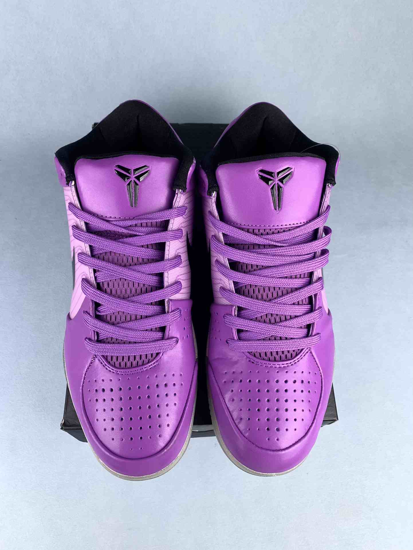 UNDEFEATED x Kobe 4 Protro “Court Purple” Shoes