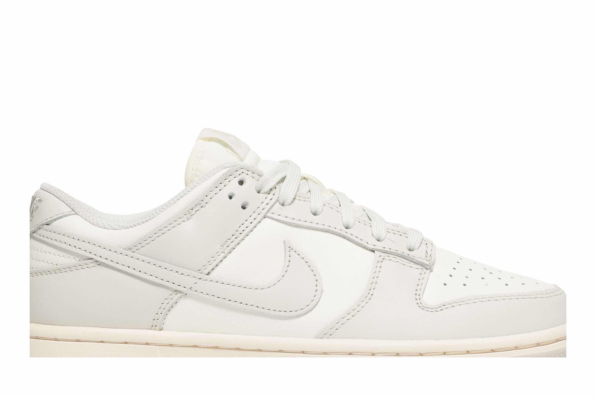 Nike Dunk Low ‘Light Bone’ DD1503-107