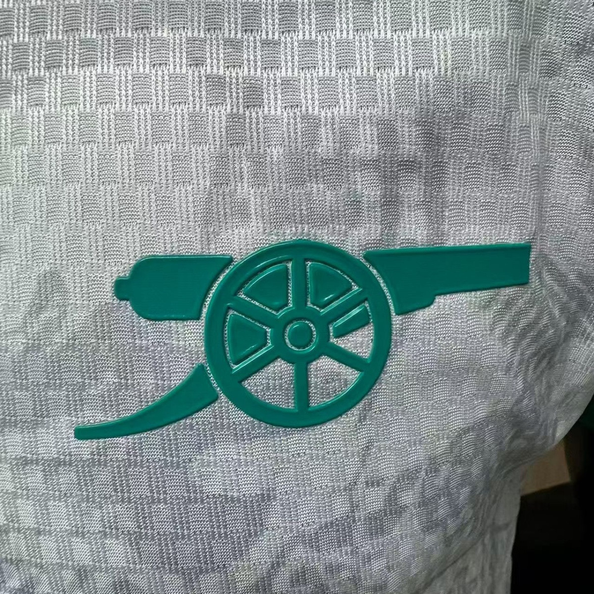 27/28 Arsenal away kit player version