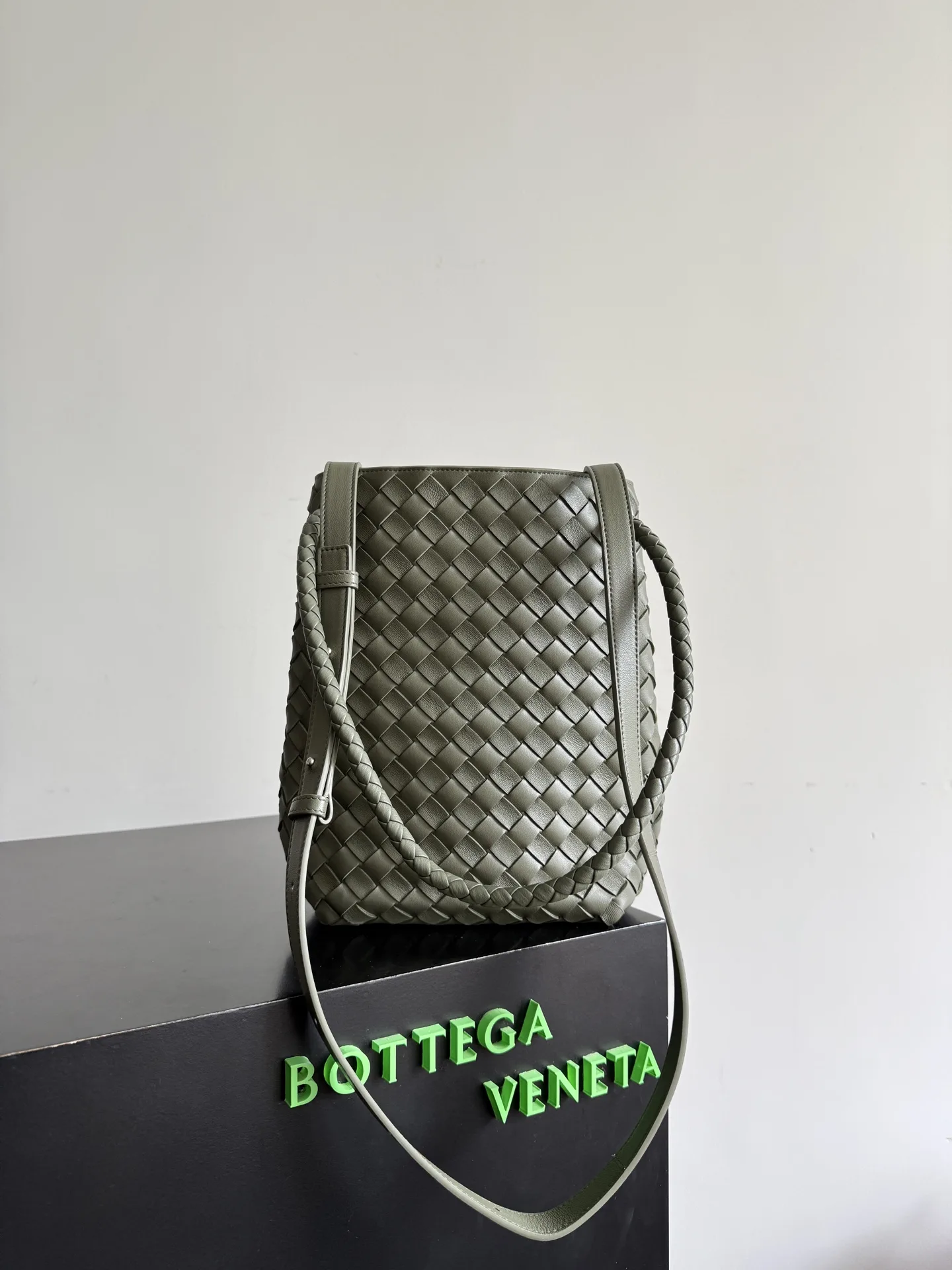 Bottega Veneta Andiamo Intrecciato Woven Leather Bucket Bag product photo from LabelPicks