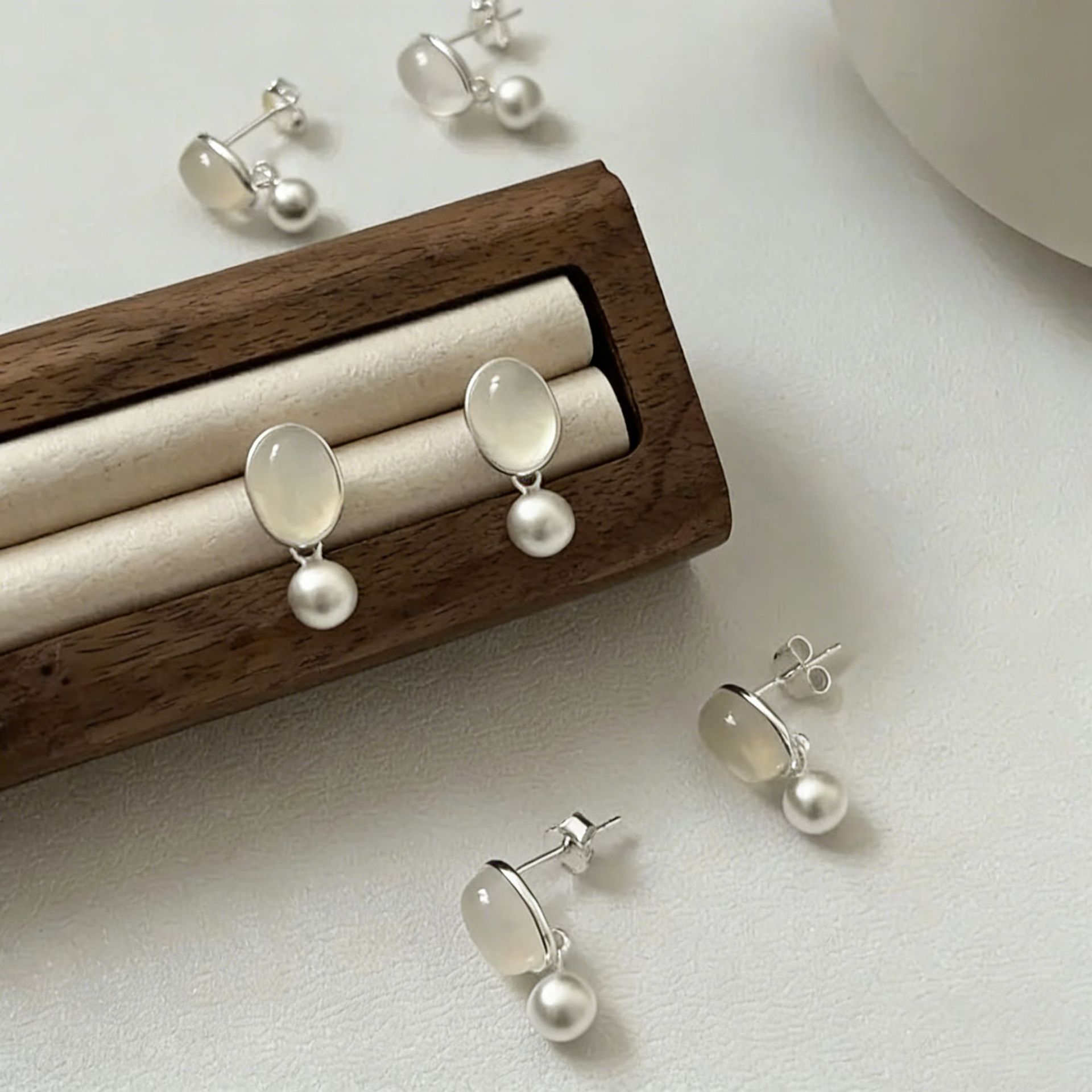 925 sterling silver round bead chalcedony earrings for women, same style as Korean Instagram bloggers, simple earrings with niche design and elegant charm