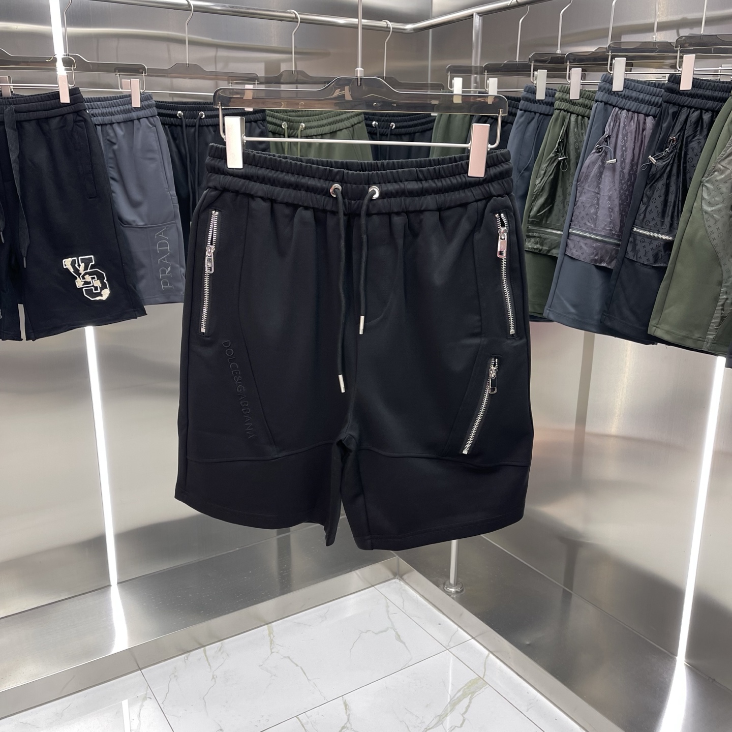 0408 Bee shorts