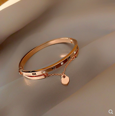 Roman digital Bracelet minority Design Love Pendant simple cool style personality fashion hand jewelry woman