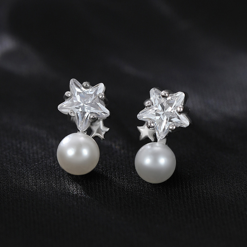 Light luxury, niche star-shaped pearl earrings, S925 sterling silver, elegant and minimalist pearl earrings, versatile and fashionable earrings