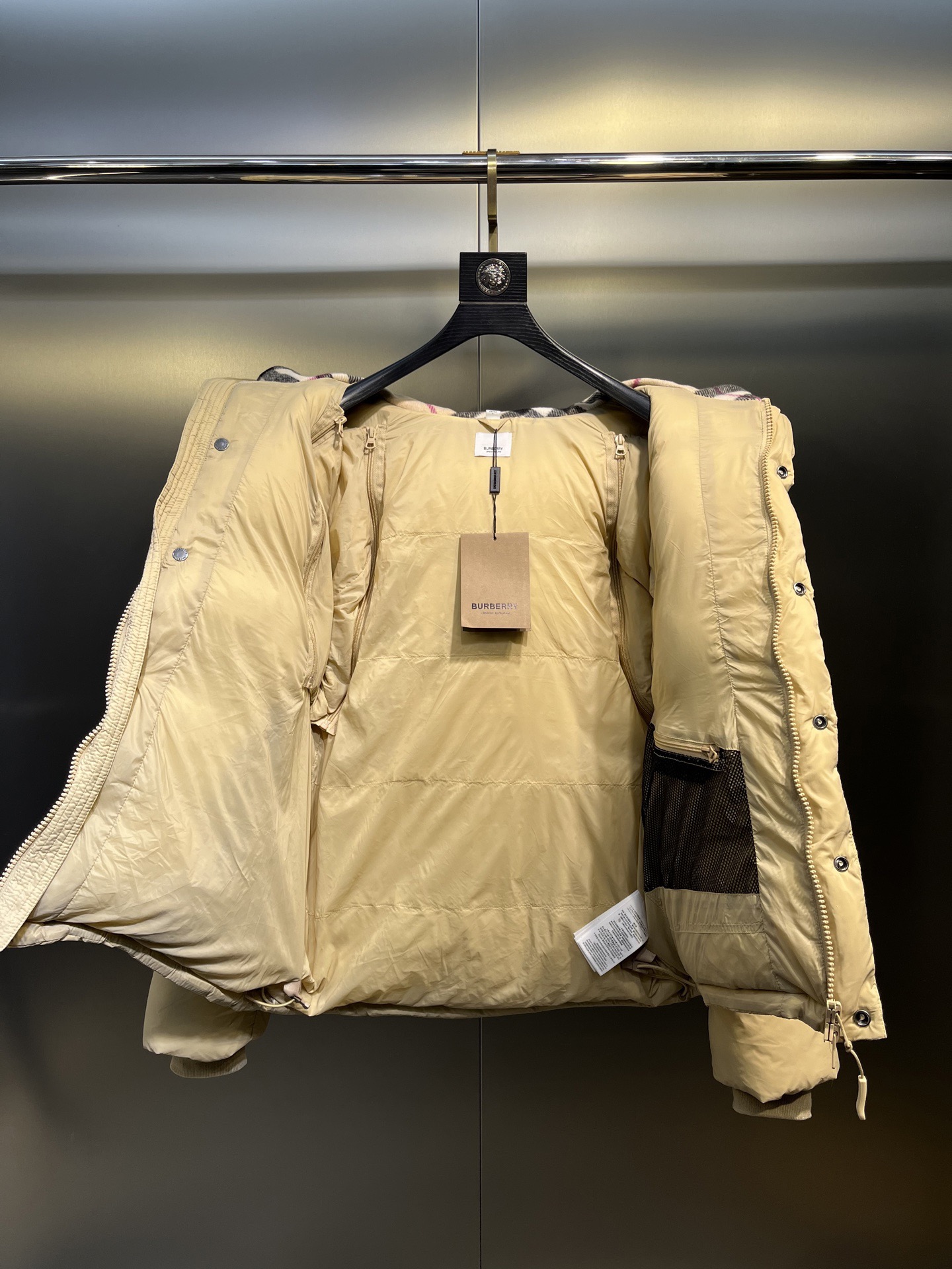 2025 latest leisure trend warm and comfortable ski windproof down jacket