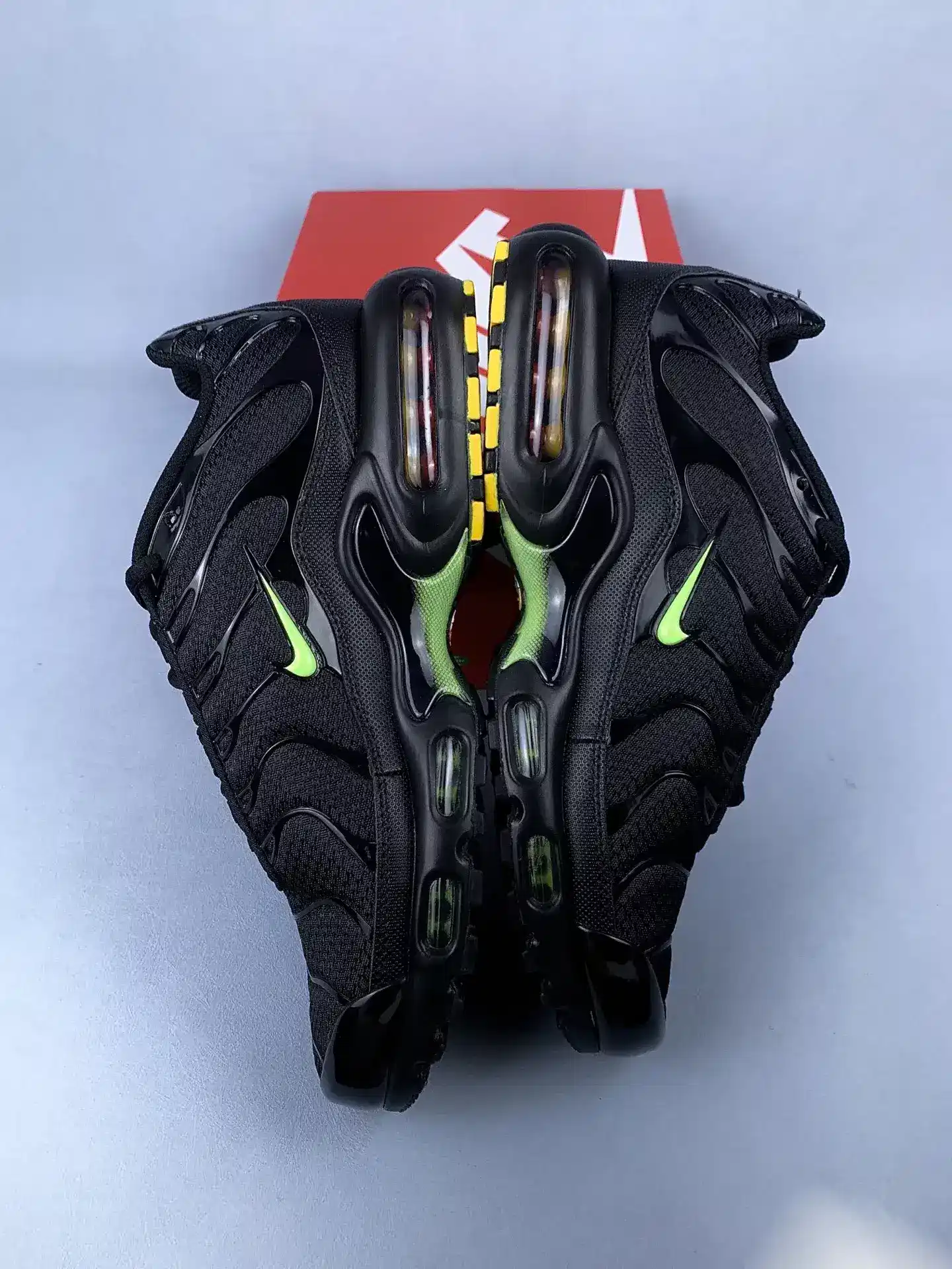 Nike Air Max Plus SE Shoes product photo from LabelPicks