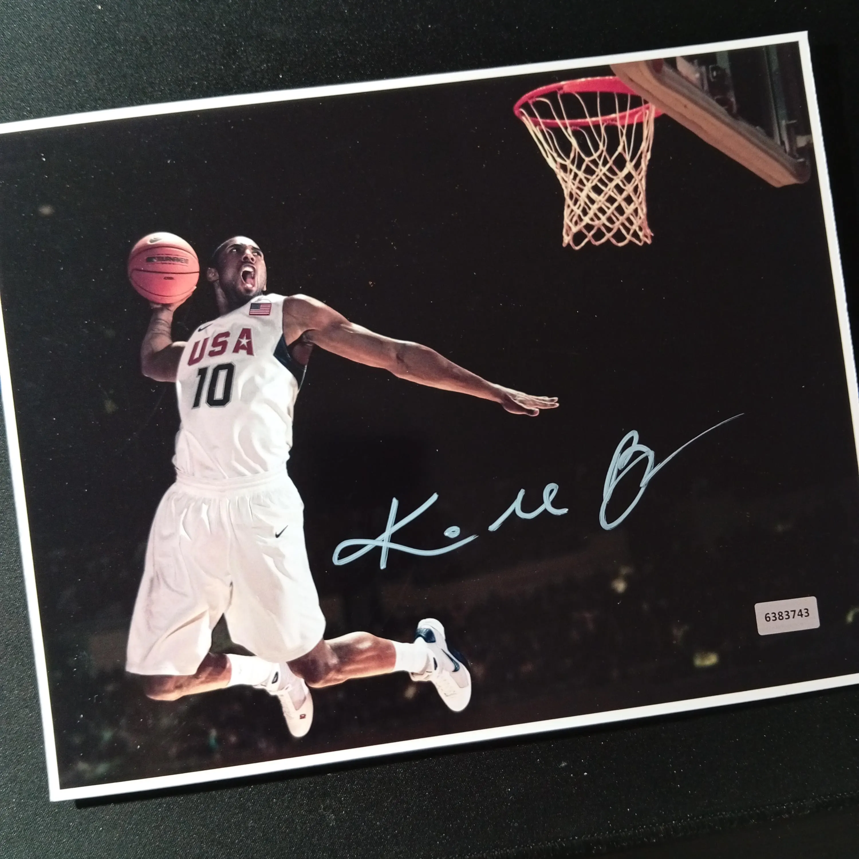 Kobe Bryant Signed Autographed Glossy Photo With COA
