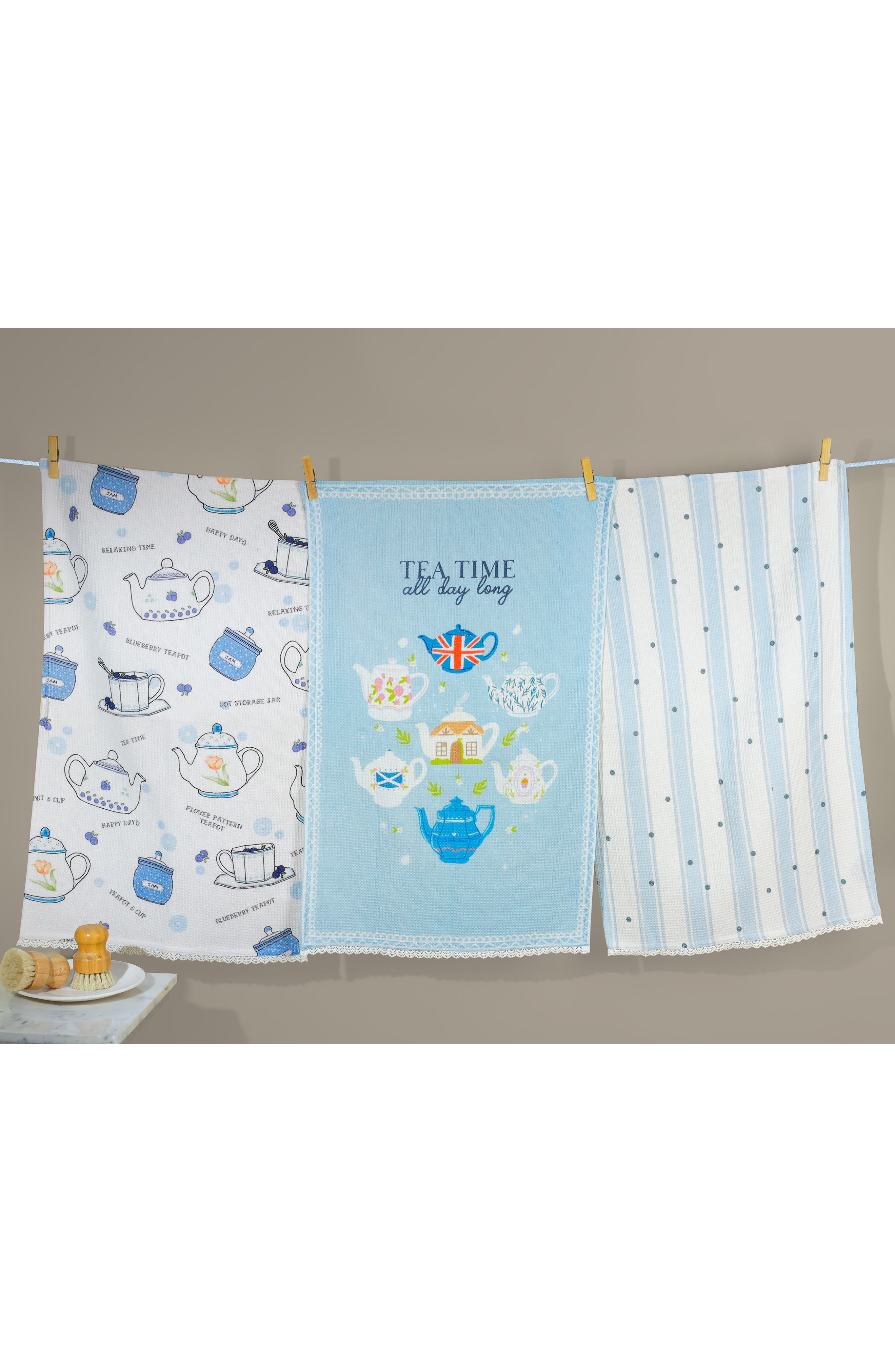 Tiramisu Set of Three English Tea Time Cottage Kitchen Towels