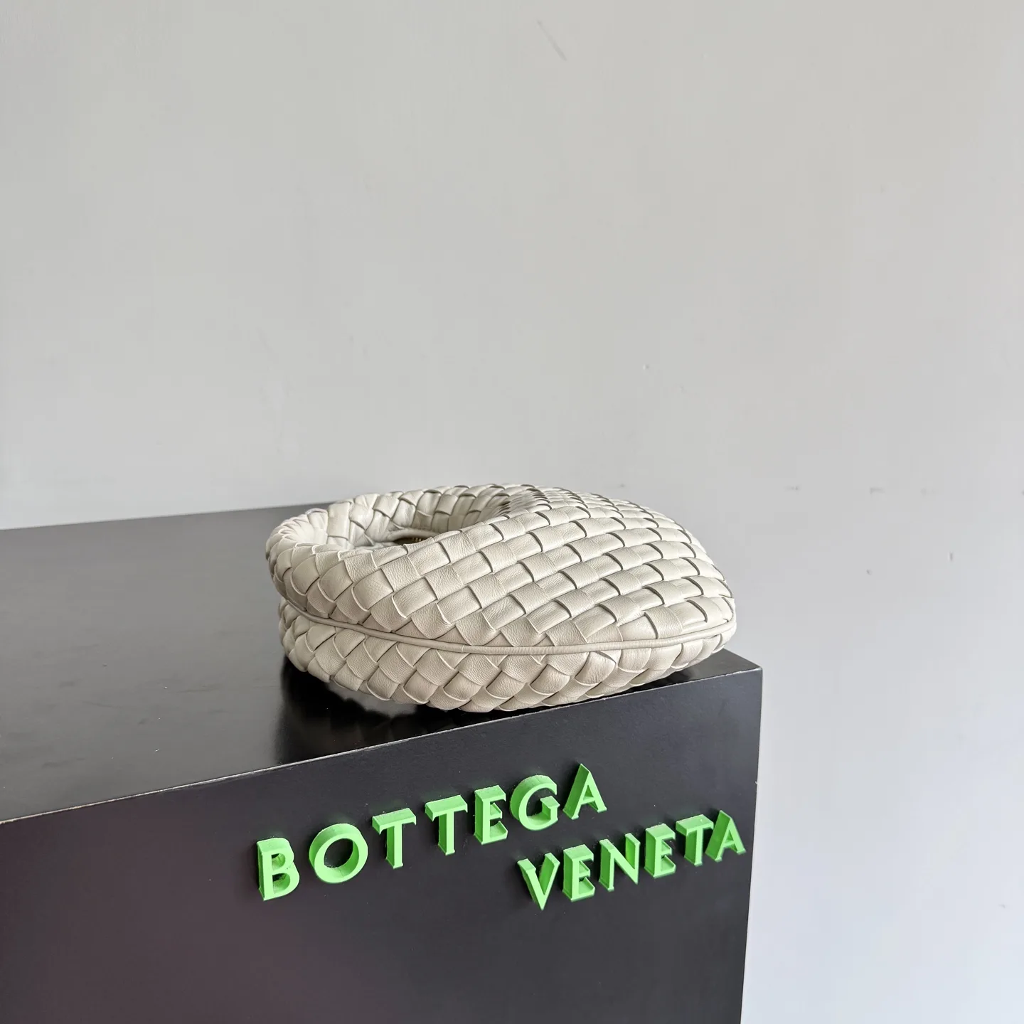 Bottega Veneta Pink Intrecciato Woven Leather Hobo Bag product photo from LabelPicks