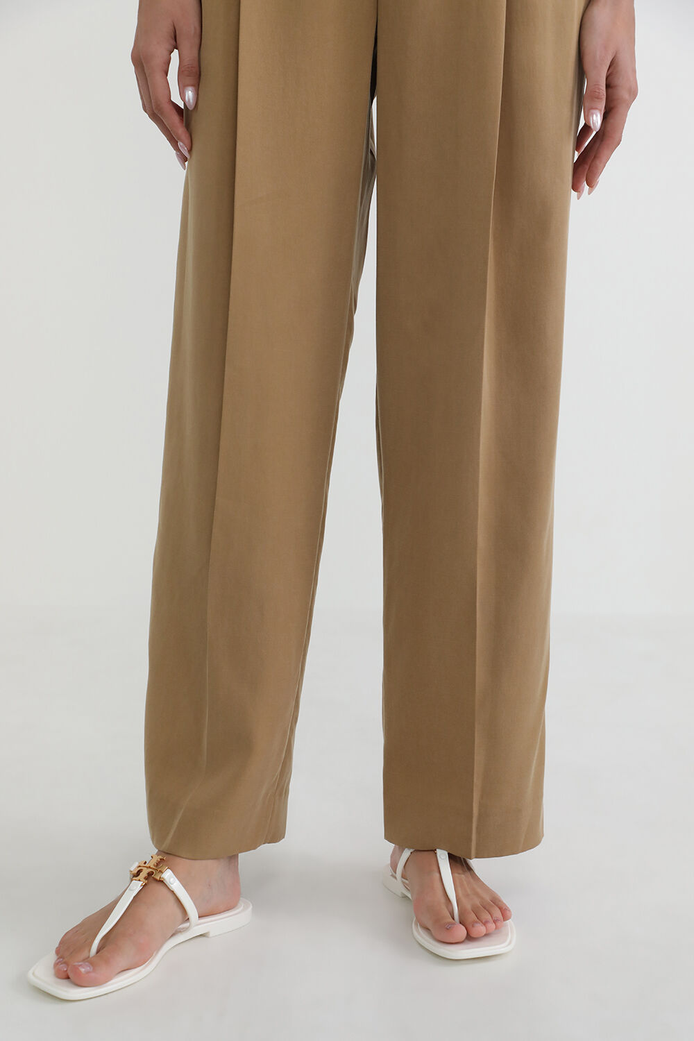TORY BURCH כפכפי אצבע רוקסן