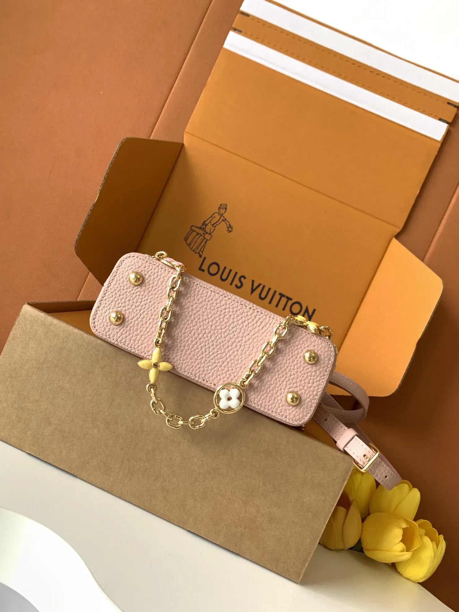 Louis Vuitton Pink Capucines Calfskin Top Handle Bag product photo from LabelPicks