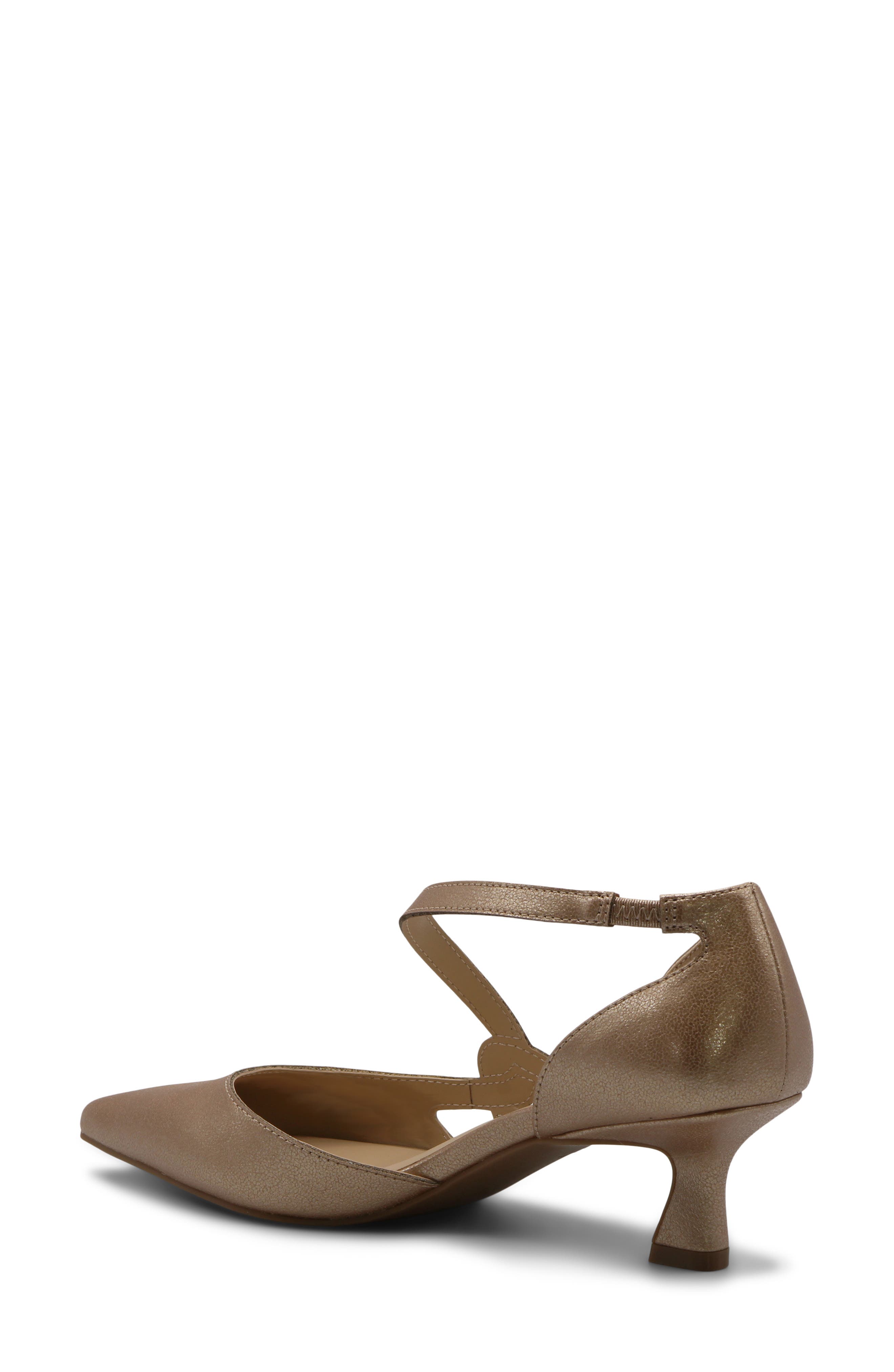 Adrienne Vittadini Senora-1 Pointed Toe d'Orsay Pump