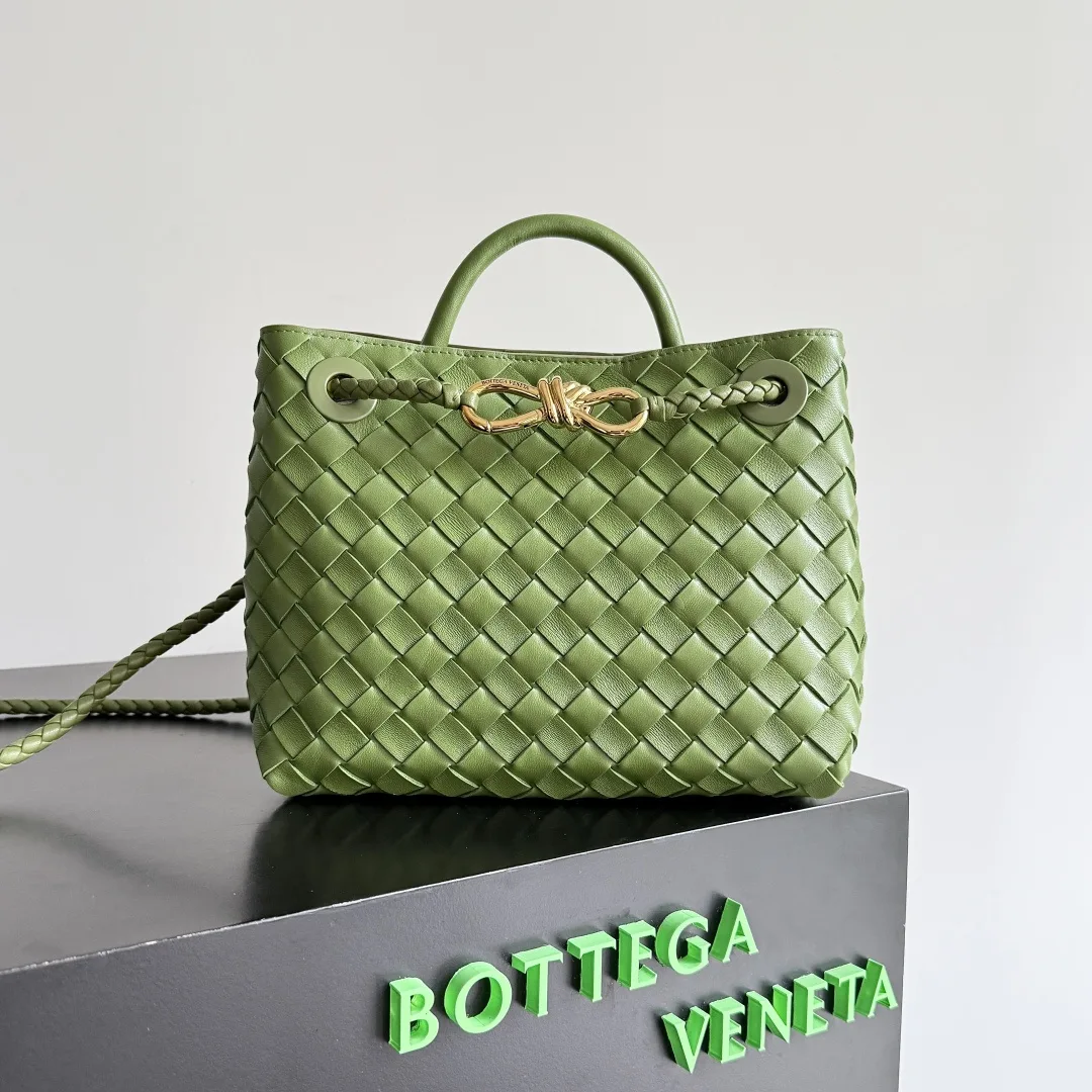 Bottega Veneta White Andiamo Intrecciato Woven Leather Top Handle Bag product photo from LabelPicks