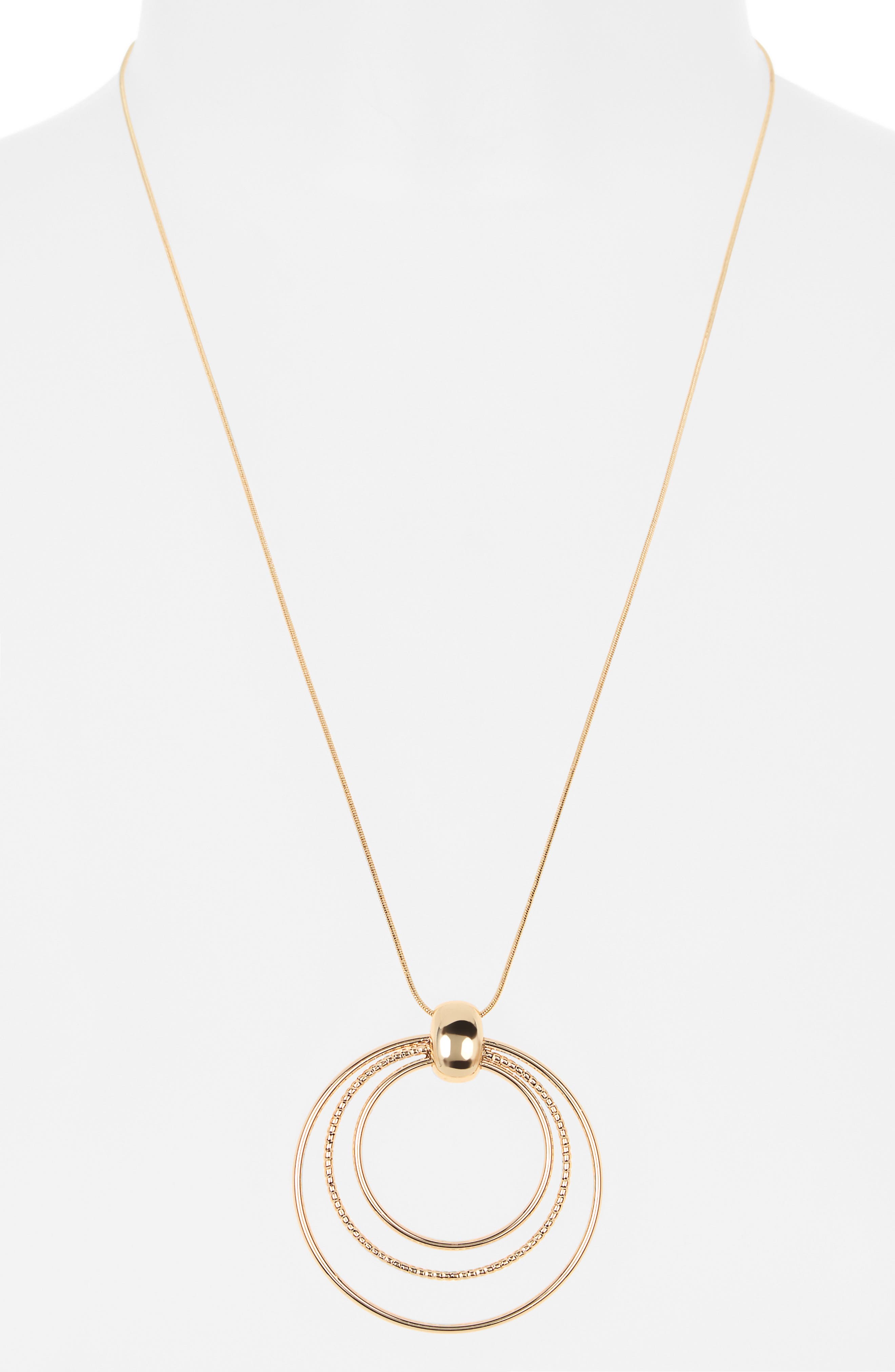 NORDSTROM RACK Circle Pendant Necklace