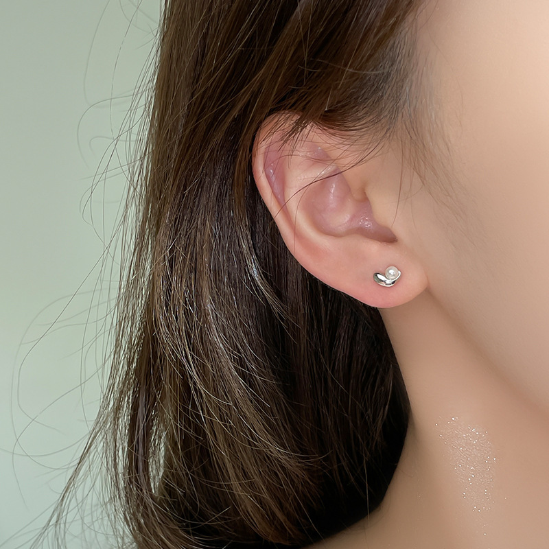 Korean-style 999 pure silver water drop pearl earrings, trendy and unique heart-shaped pure silver pearl ear cuffs for women, wholesale