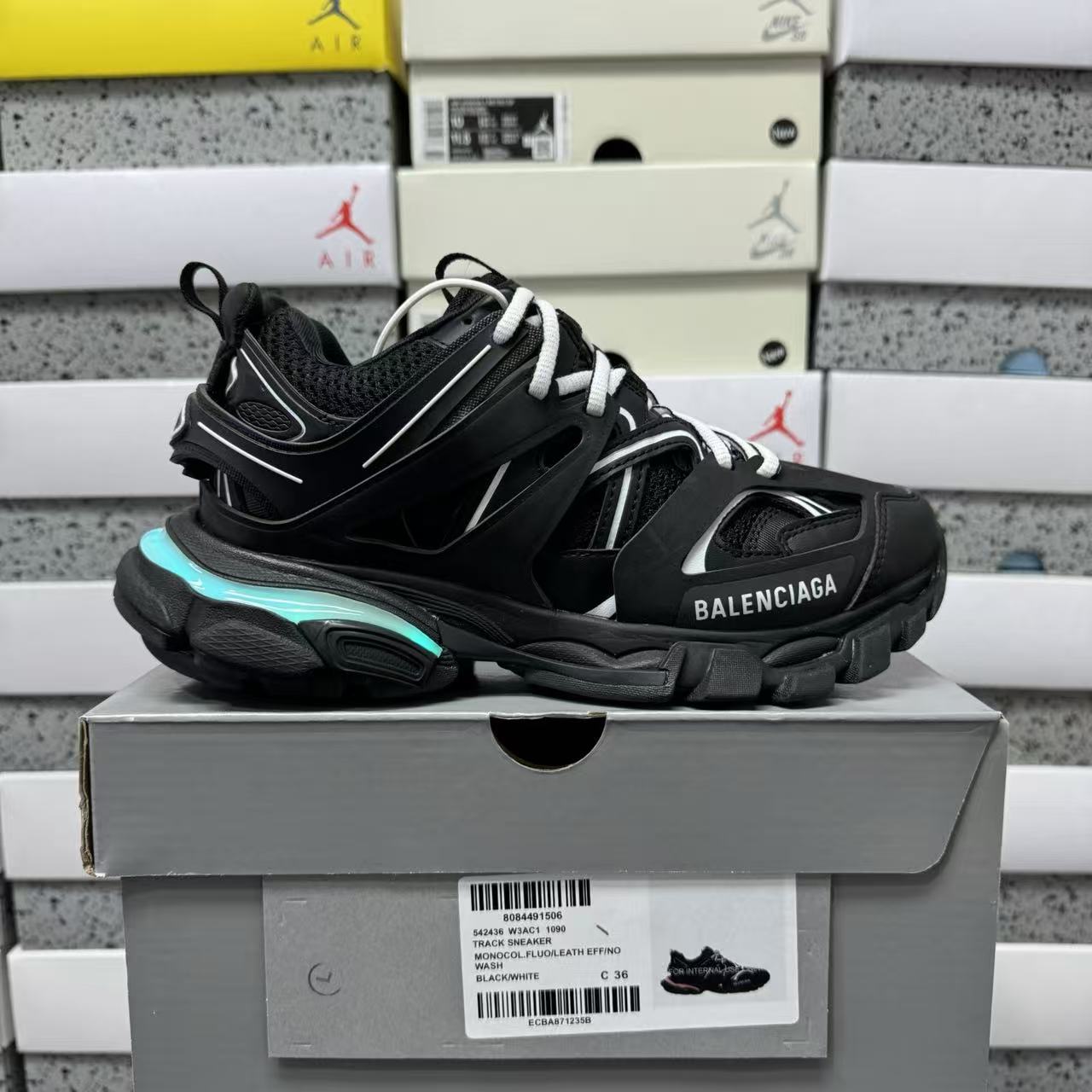 0414 New Luminous discolored trend fashion shoes