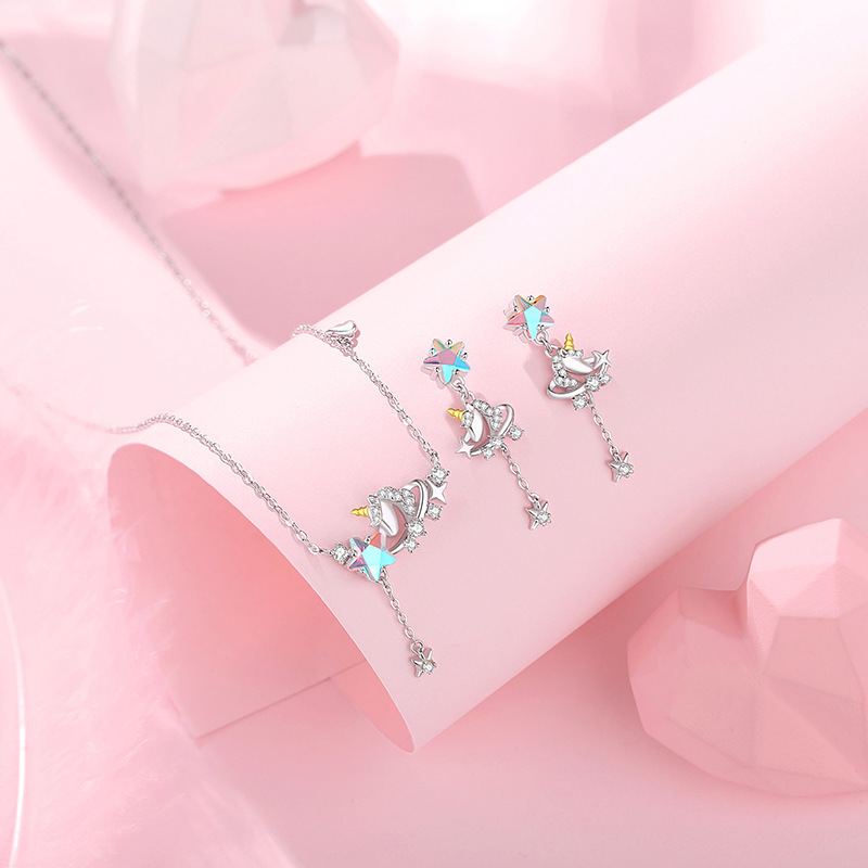 Original star unicorn earrings for women, made of pure silver, fashionable, ethereal, Korean style, high-end earrings, ins-style tassel earrings
