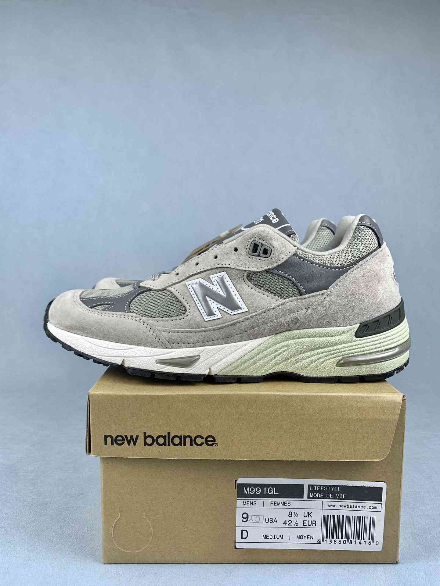 New Balance 991 Shoes