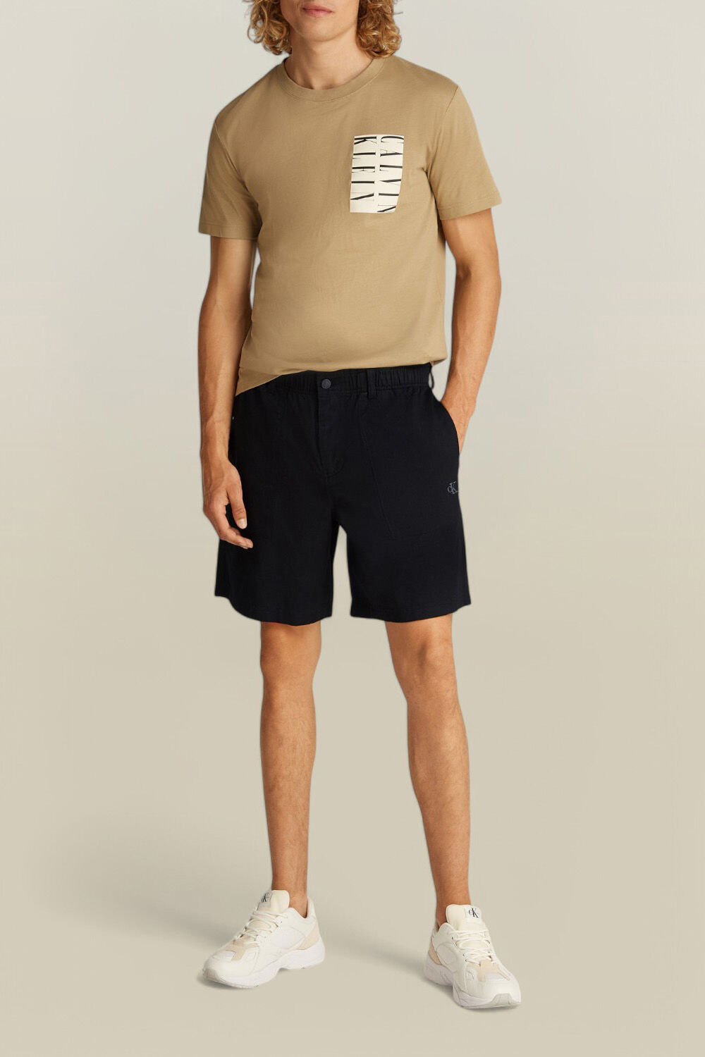 CALVIN KLEIN מכנסיים קצרים מפשתן