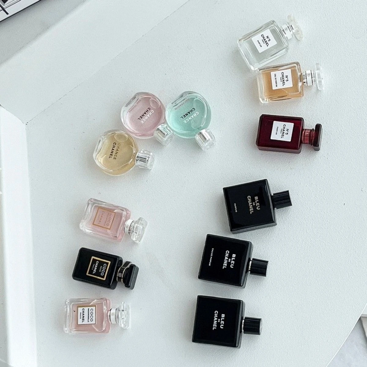 Chanel Perfume Discovery Set – 12 Miniatures