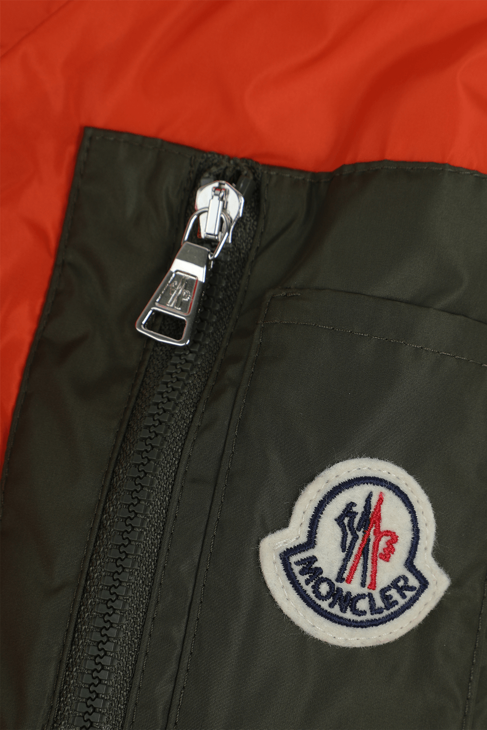 MONCLER KIDS מעיל רוח- גילאי 8-10 שנים
