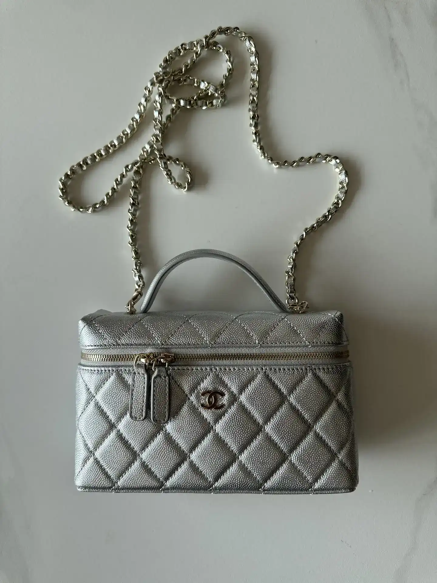 Chanel Versatile Shoulder Bag product photo from LabelPicks