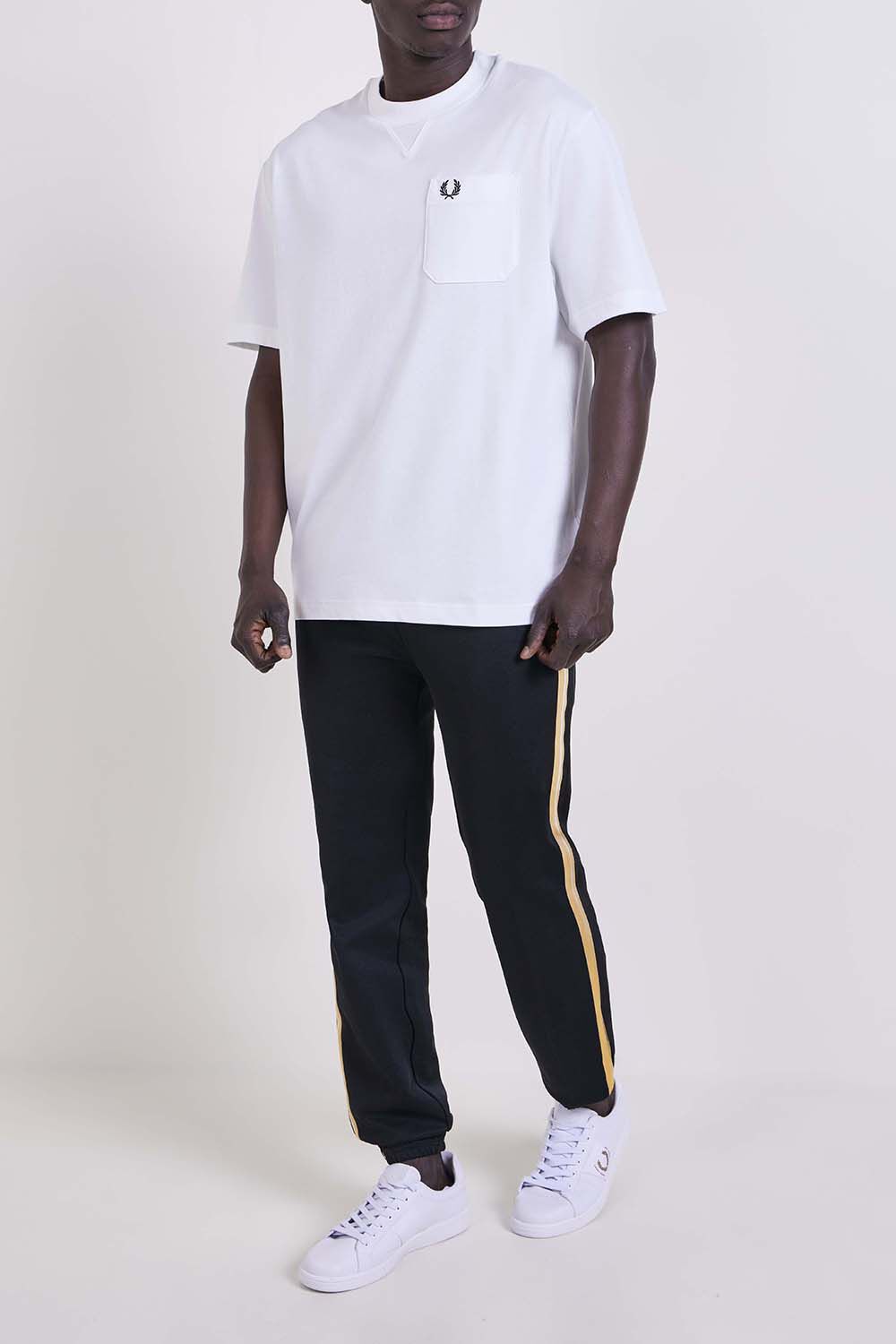 FRED PERRY חולצת טי בגזרה משוחררת