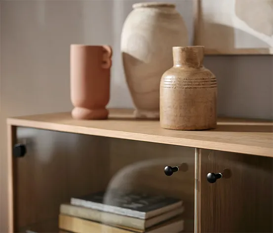Vitrinenschrank