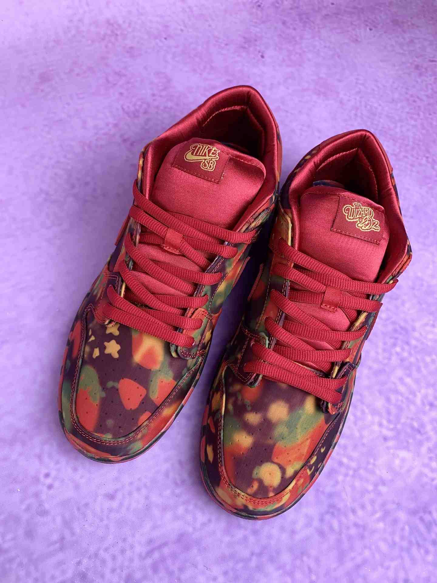 The Wizard of Oz x Nike SB Dunk Low Pro “Poppy Field” - University Red/University Gold/Multi-Color