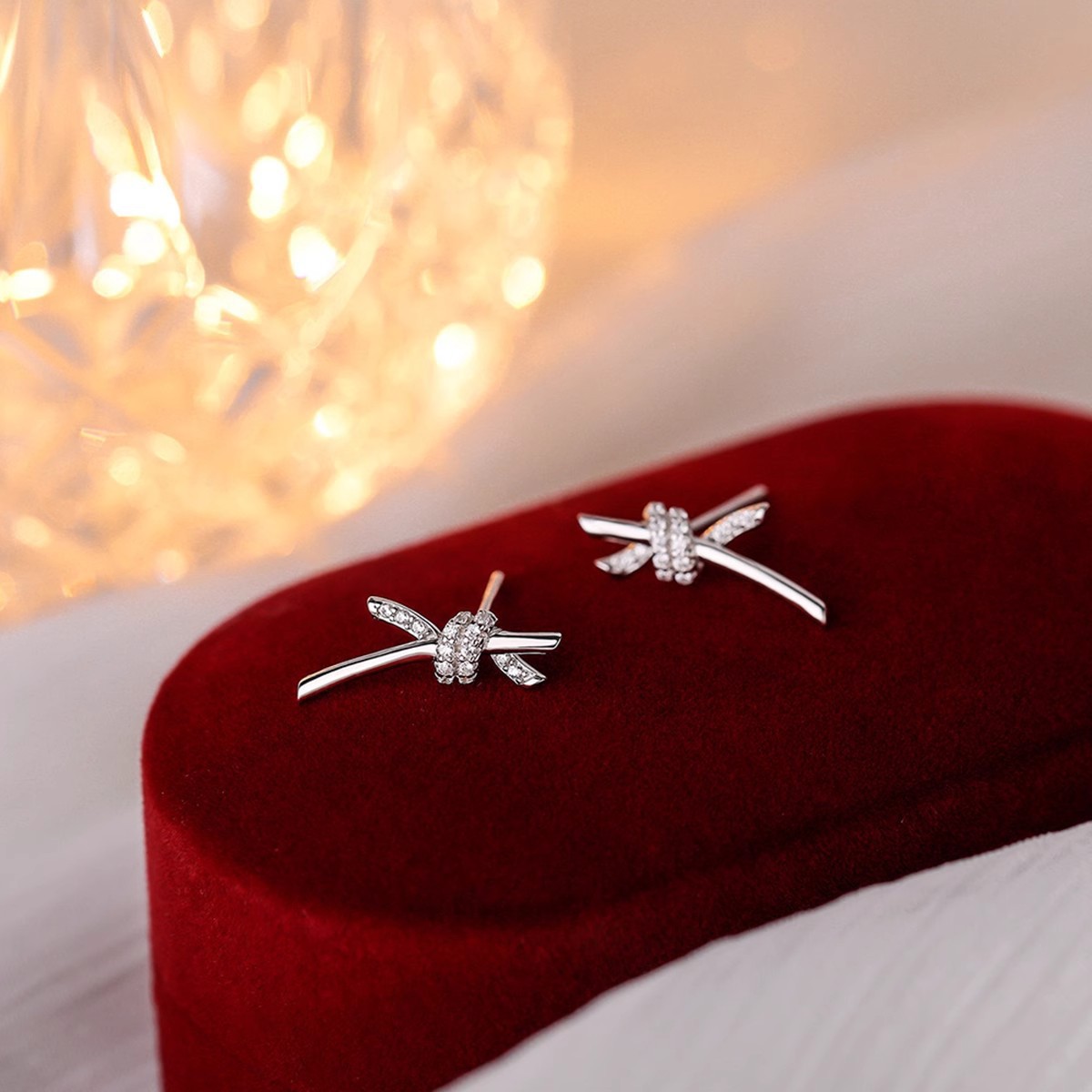 s925 sterling silver cross-knot earrings for women, summer high-end earrings, European and American fashion, unique and simple ear accessories
