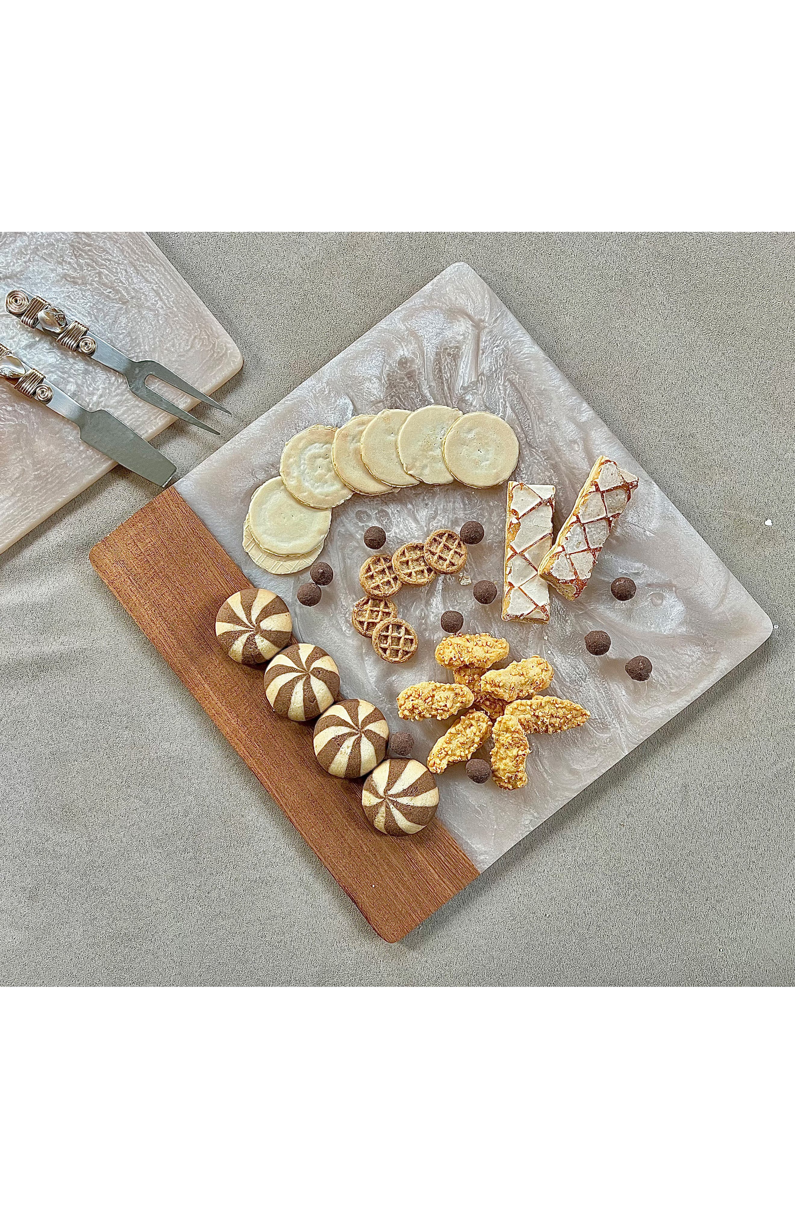 Tiramisu Resin & Wood Cheese Board