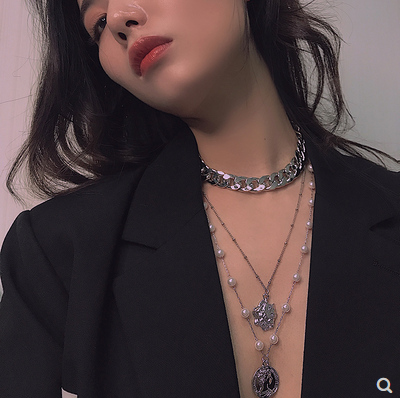 Retro portrait Pendant Necklace Female Minority design multi layer clavicle chain ins cool style cool personality