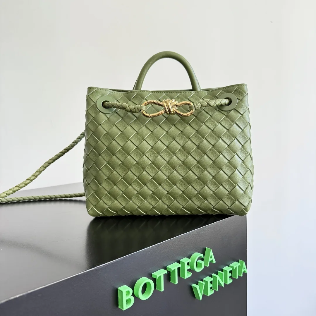 Bottega Veneta White Andiamo Intrecciato Woven Leather Top Handle Bag product photo from LabelPicks