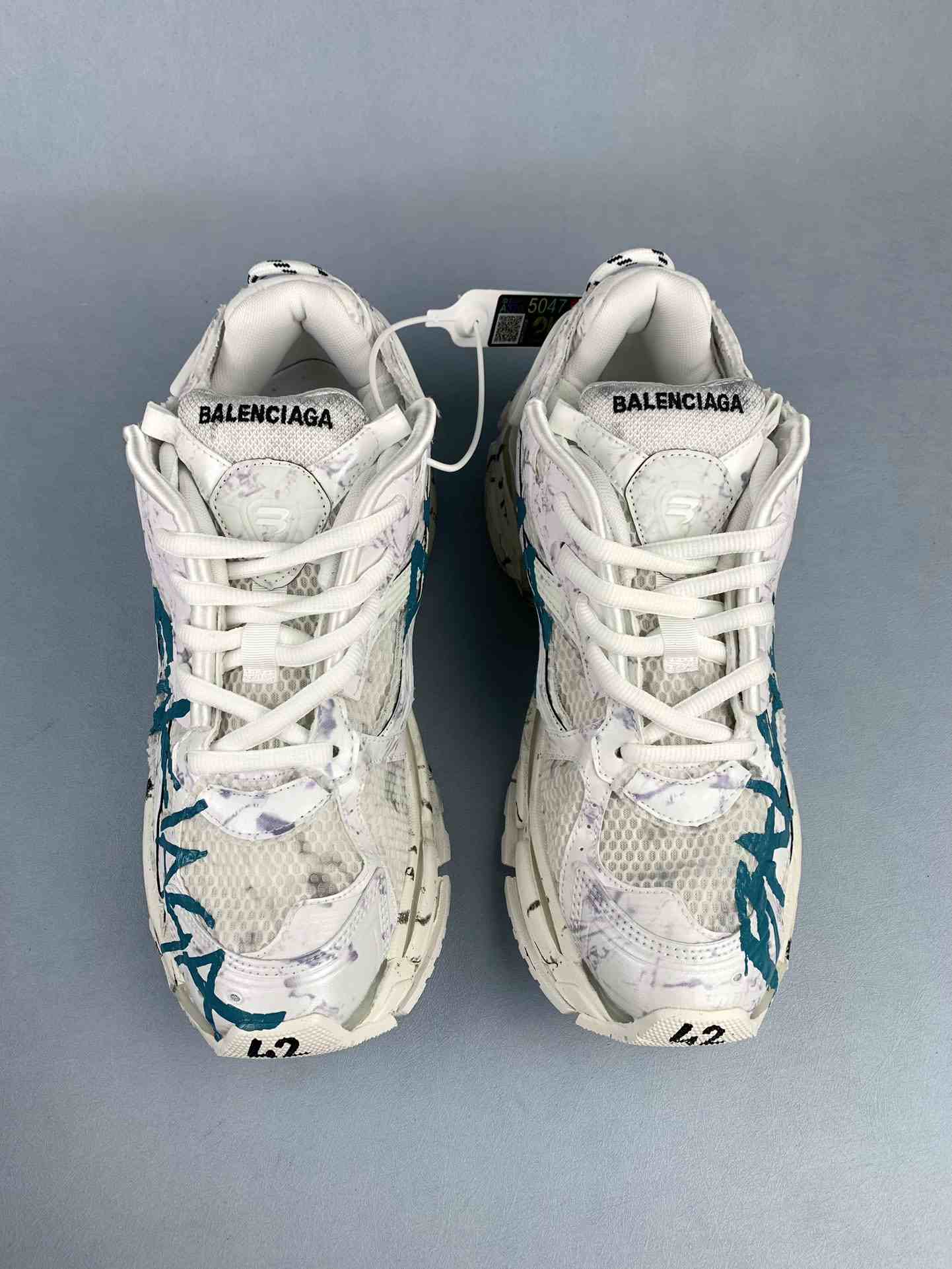 Runner Graffiti Sneaker in White/Blue