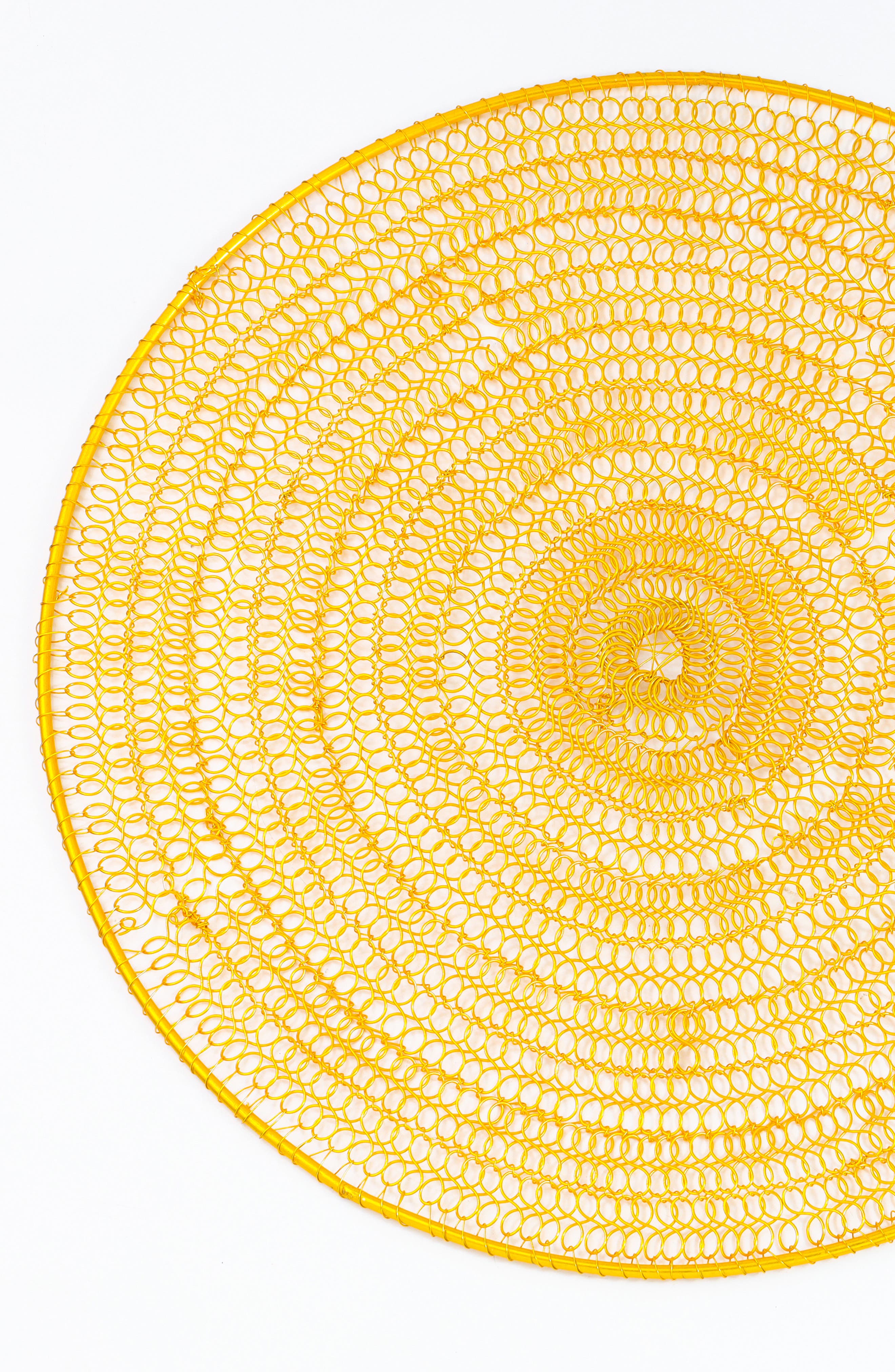 Tiramisu Sunlace Spiral Metal Placemat
