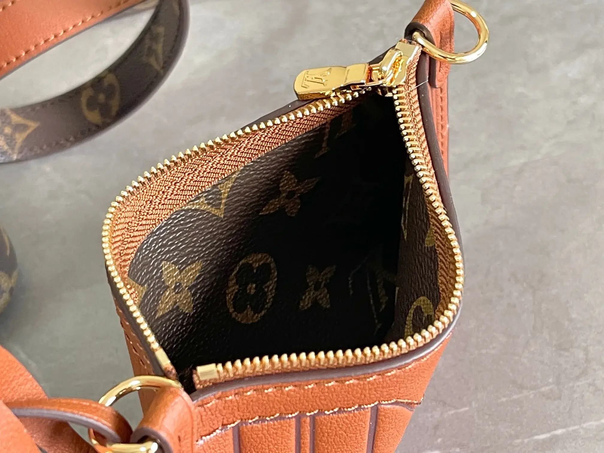 Louis Vuitton Black Neverfull Grained Leather Shoulder Bag product photo from LabelPicks