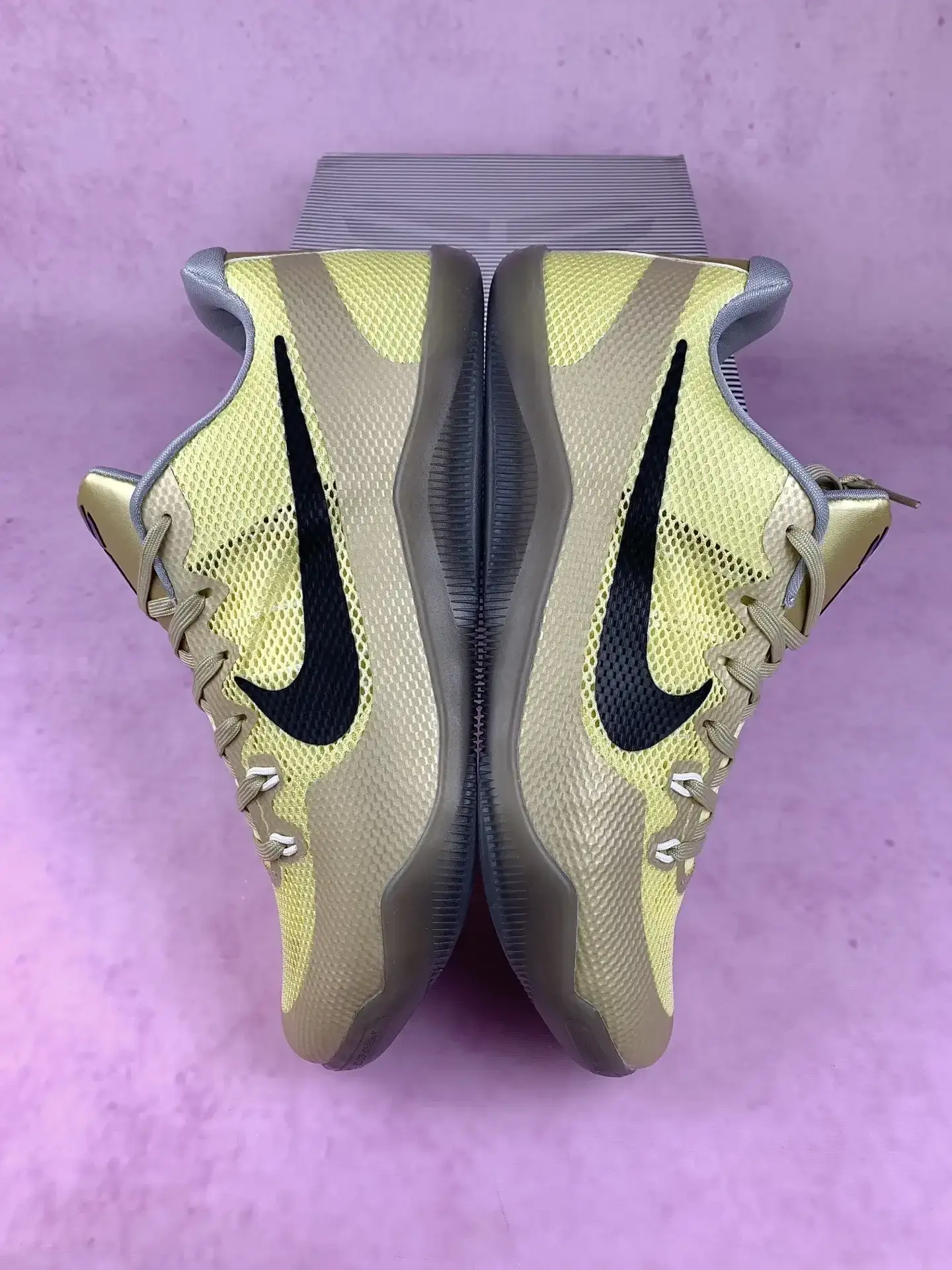 Kobe 11 TB Basketball Shoes product photo from LabelPicks