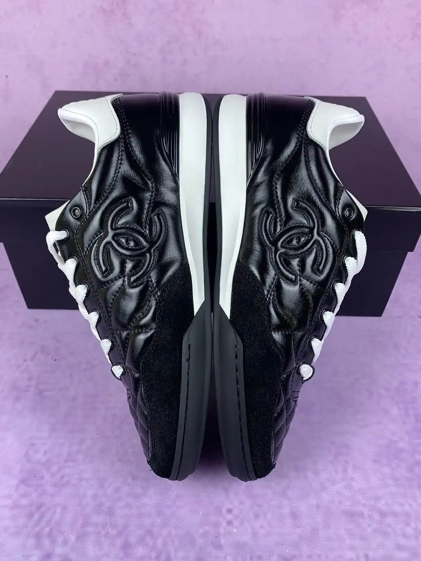 CHANEL Sneaker Low Black King product photo from LabelPicks
