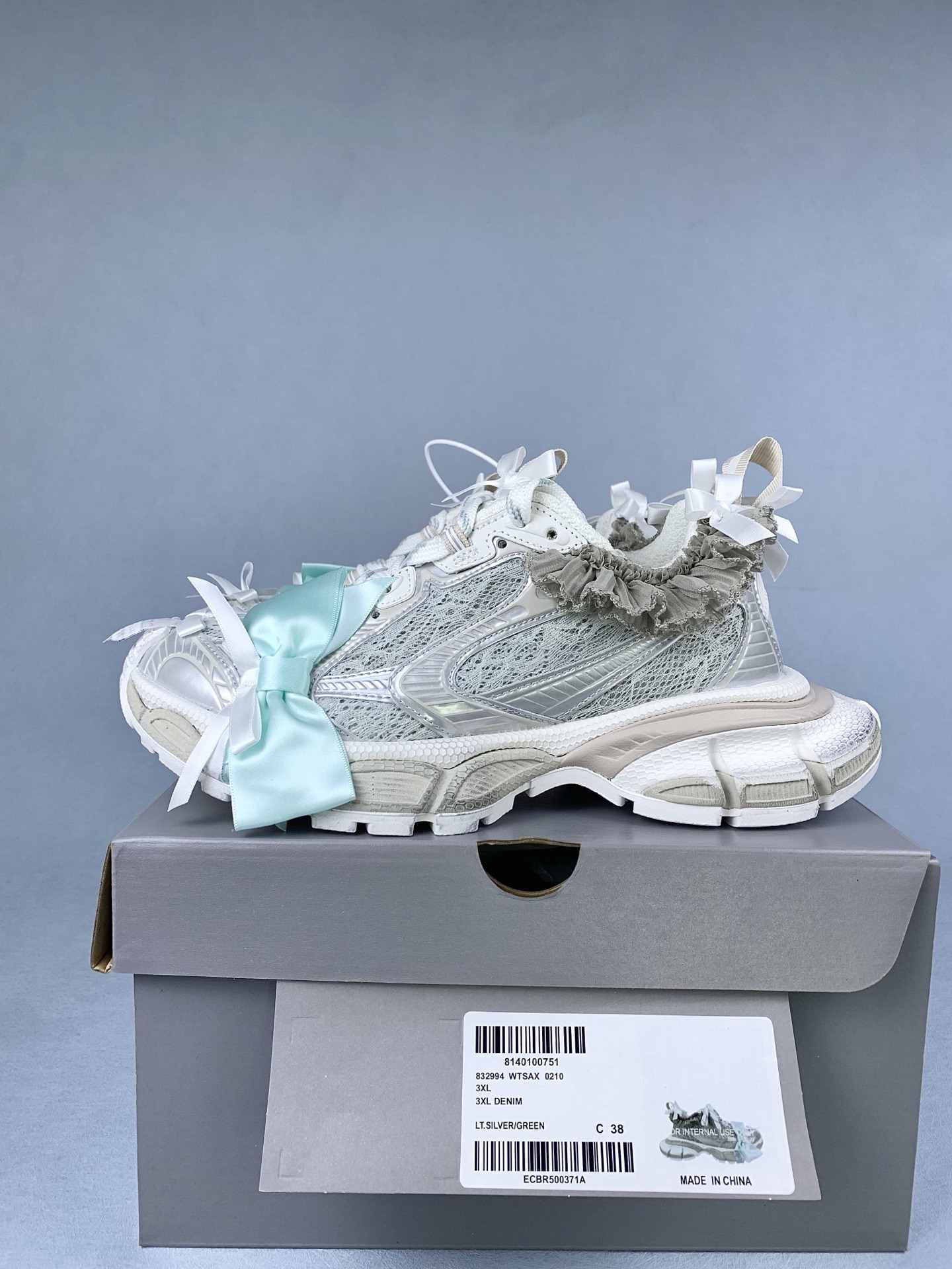 3XL Lace Sneaker in Taupe/White/Light Blue