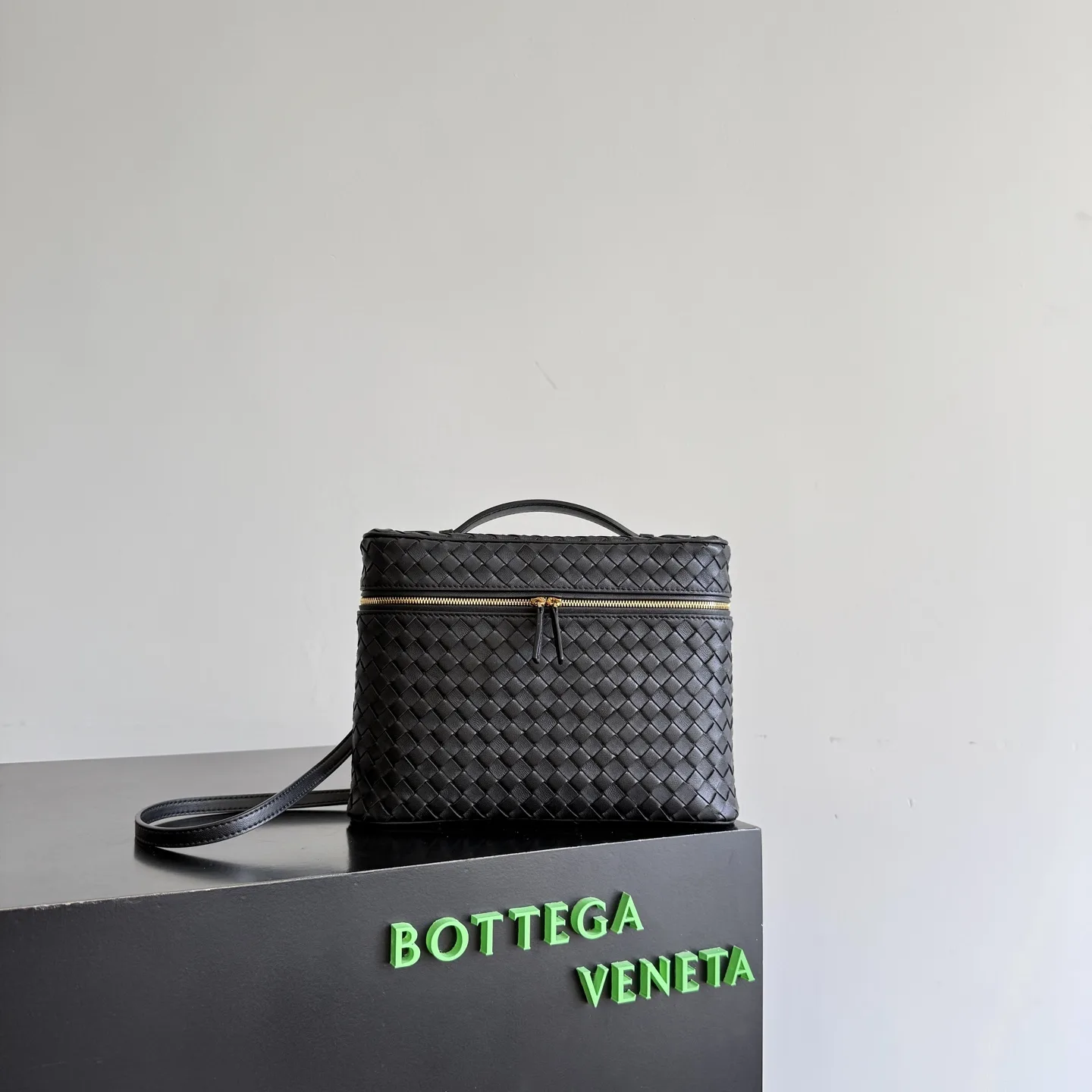 Bottega Veneta Intrecciato Woven Leather Top Handle Bag product photo from LabelPicks