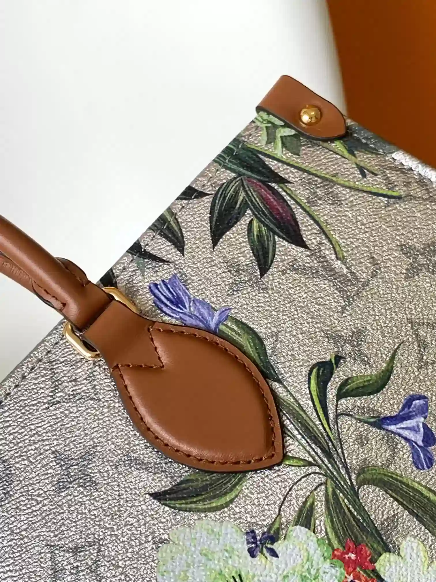 Louis Vuitton White Onthego Calfskin Tote Bag product photo from LabelPicks