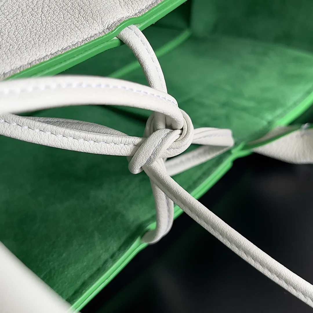 Bottega Veneta White Intrecciato Woven Leather Tote Bag product photo from LabelPicks